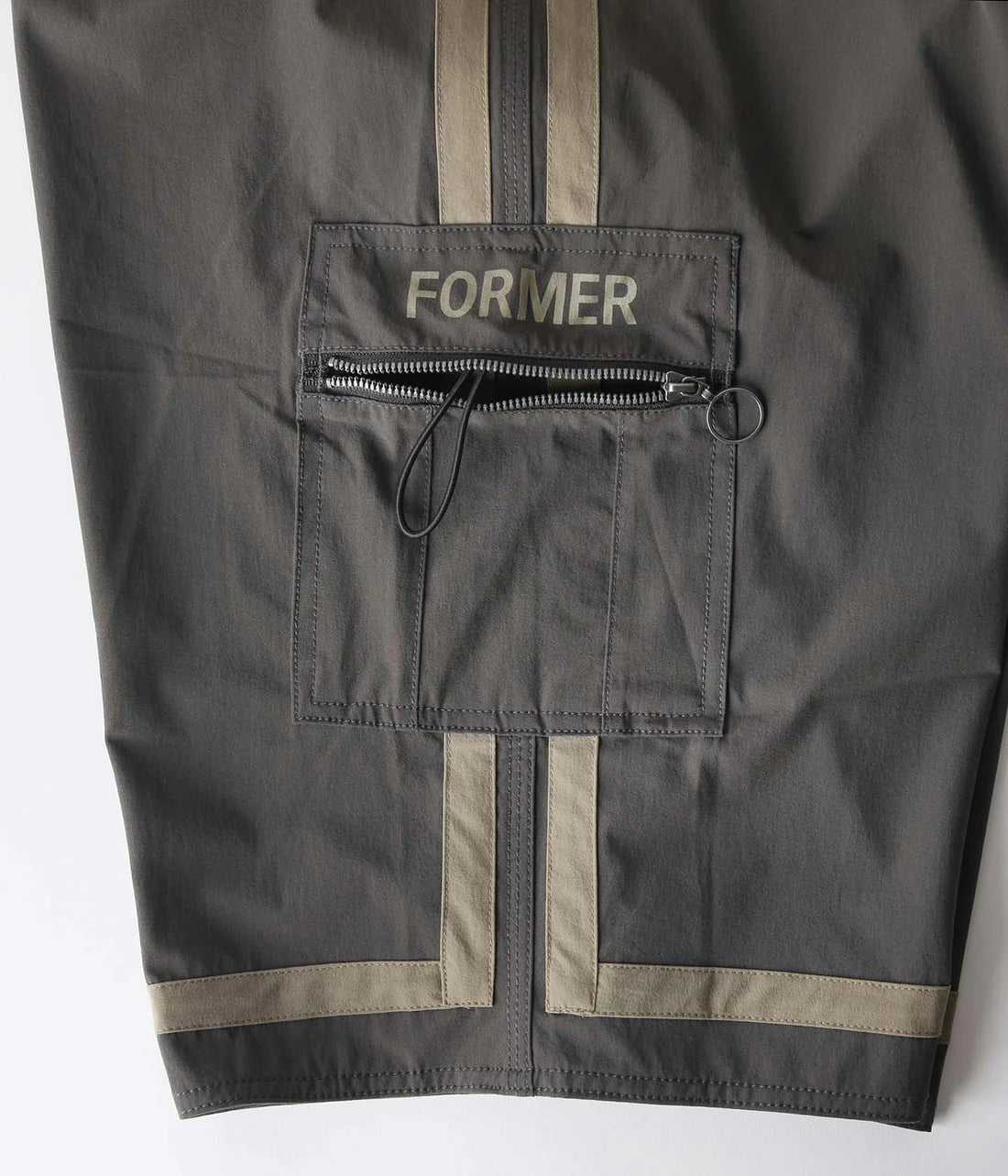 MOMENTUM 20 TRUNK // CHAR SURPLUS