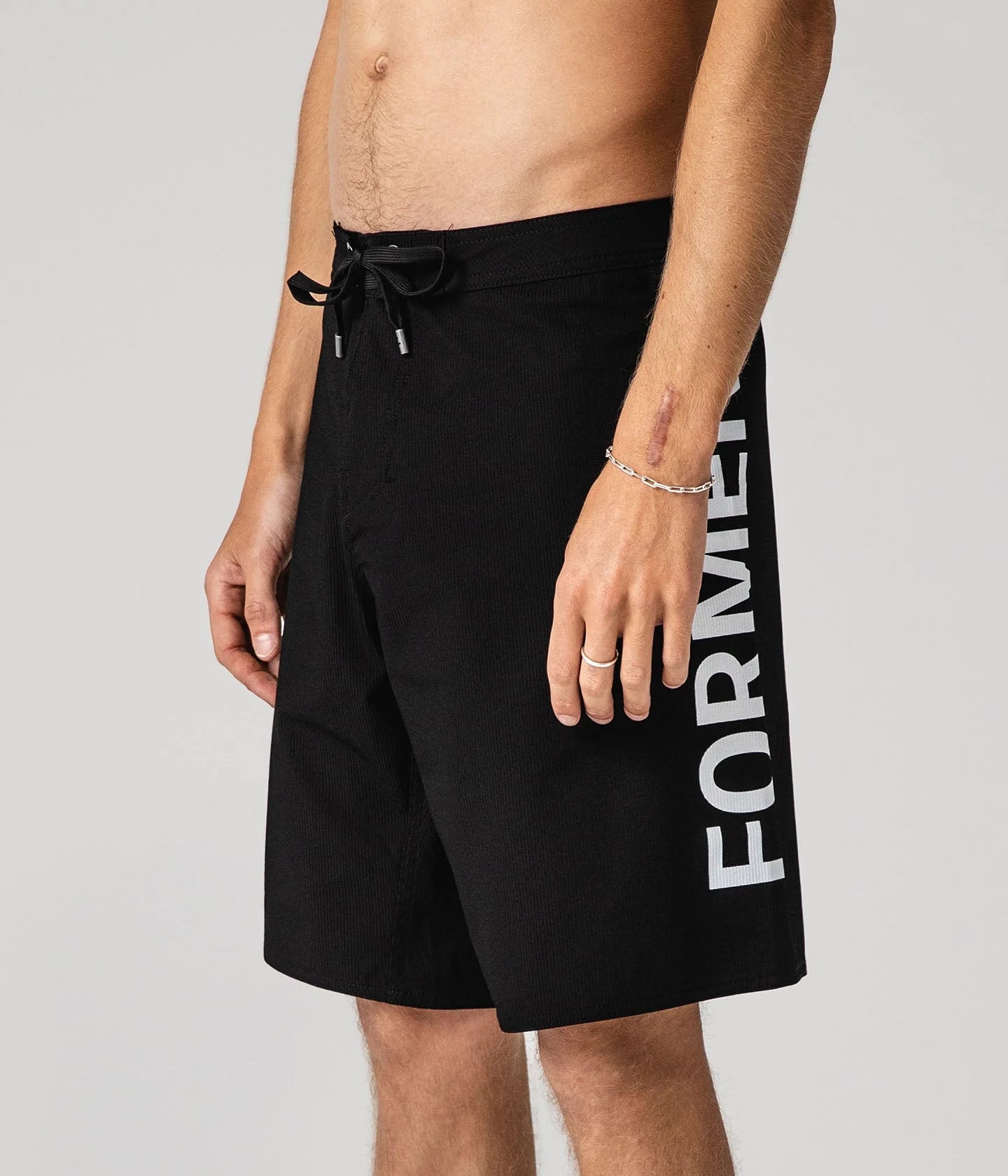 LEGACY 19 TRUNK // BLACK