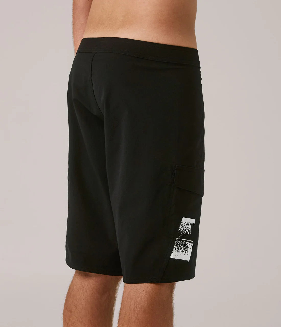 PUNCTURE 21' TRUNK // BLACK