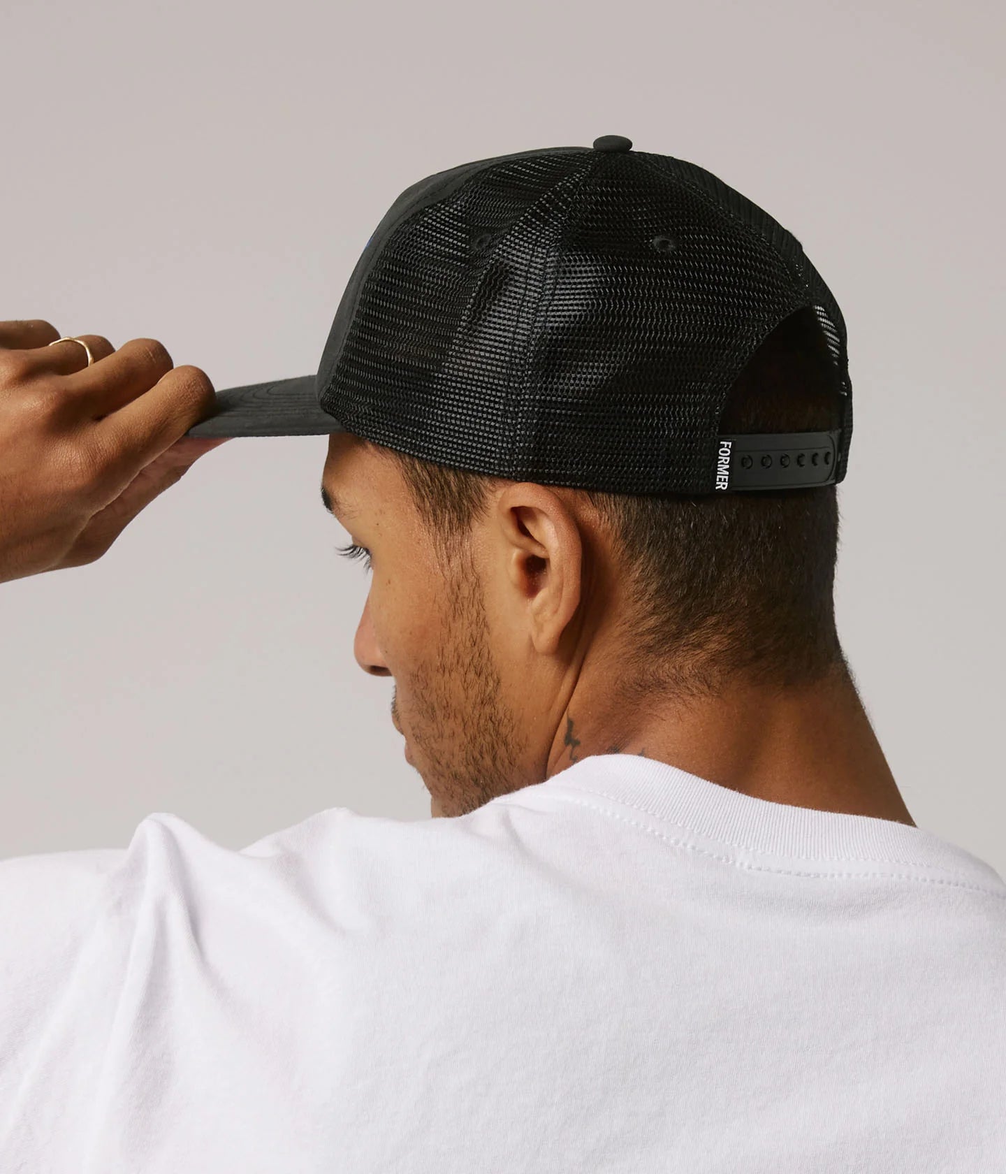 INSCRIBE TRUCKER CAP // BLACK