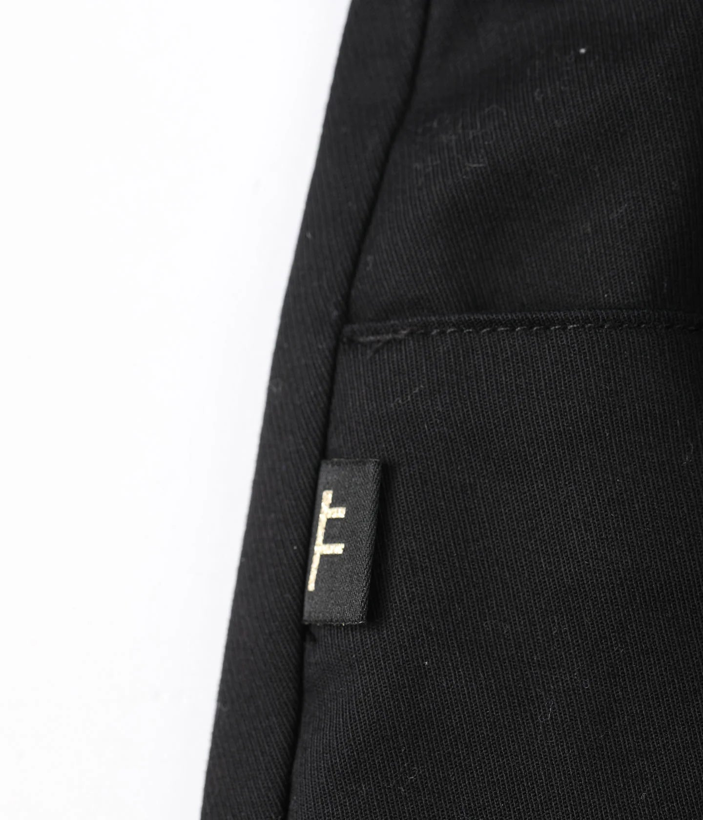AG CHINO // BLACK