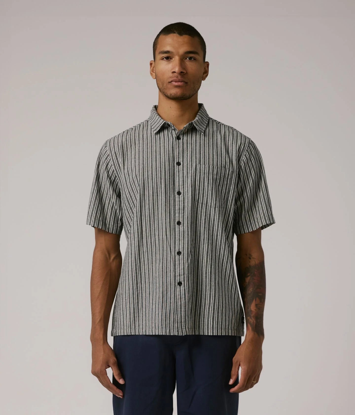 REYNOLDS STRIPE SS SHIRT // BLACK