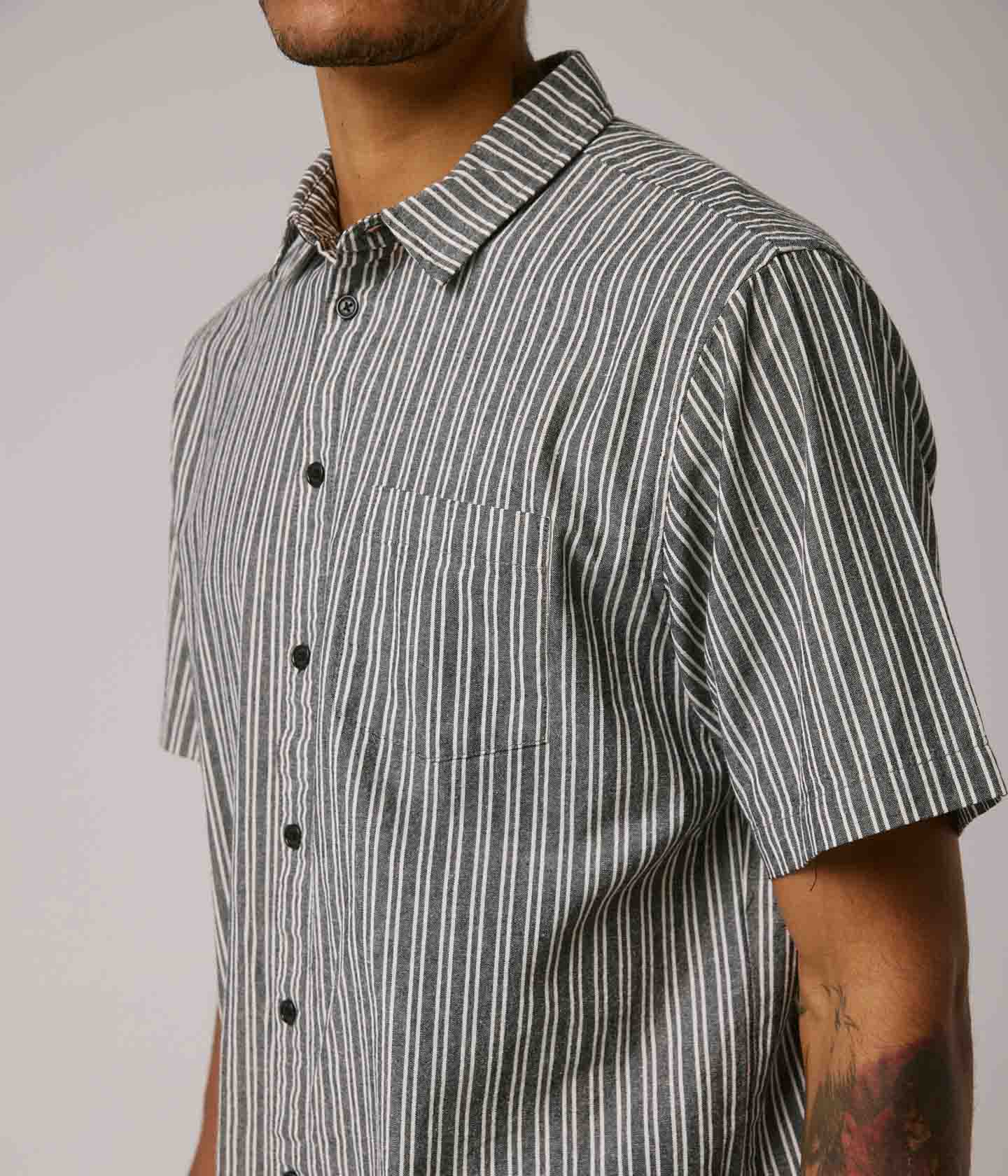 REYNOLDS STRIPE SS SHIRT // BLACK