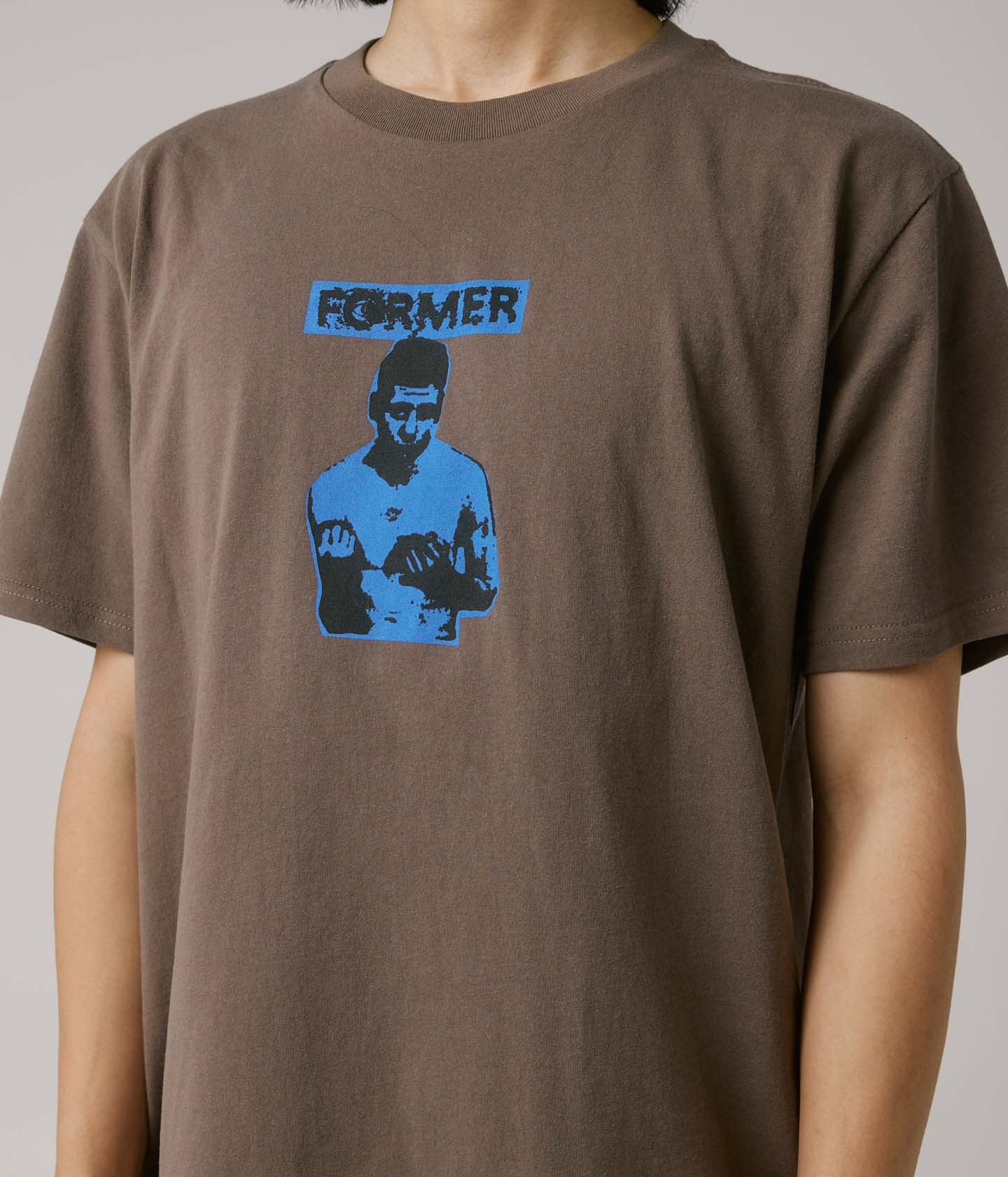 UNDISTURBED T-SHIRT // TAUPE