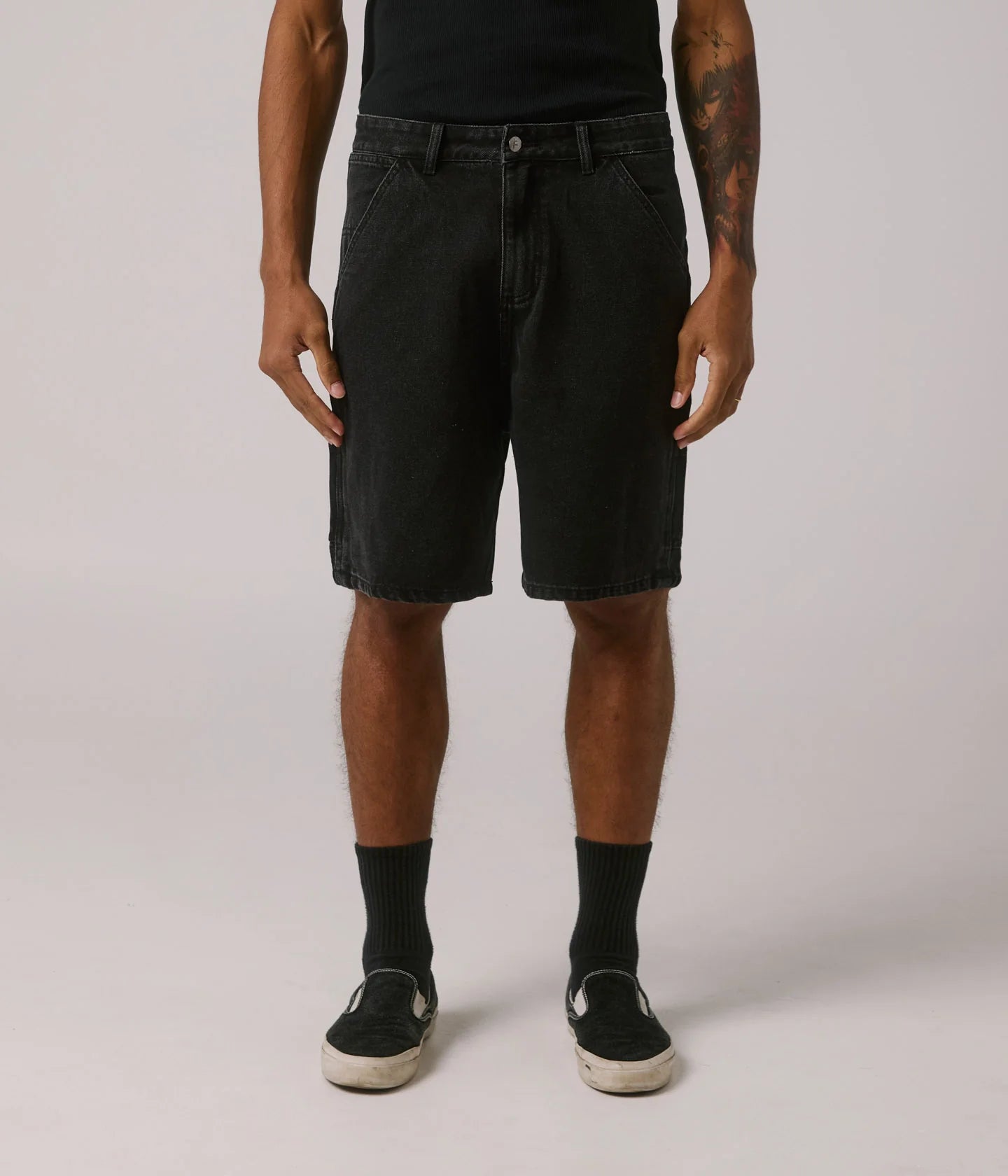 REYNOLDS 21' DENIM SHORT // WASHED BLACK