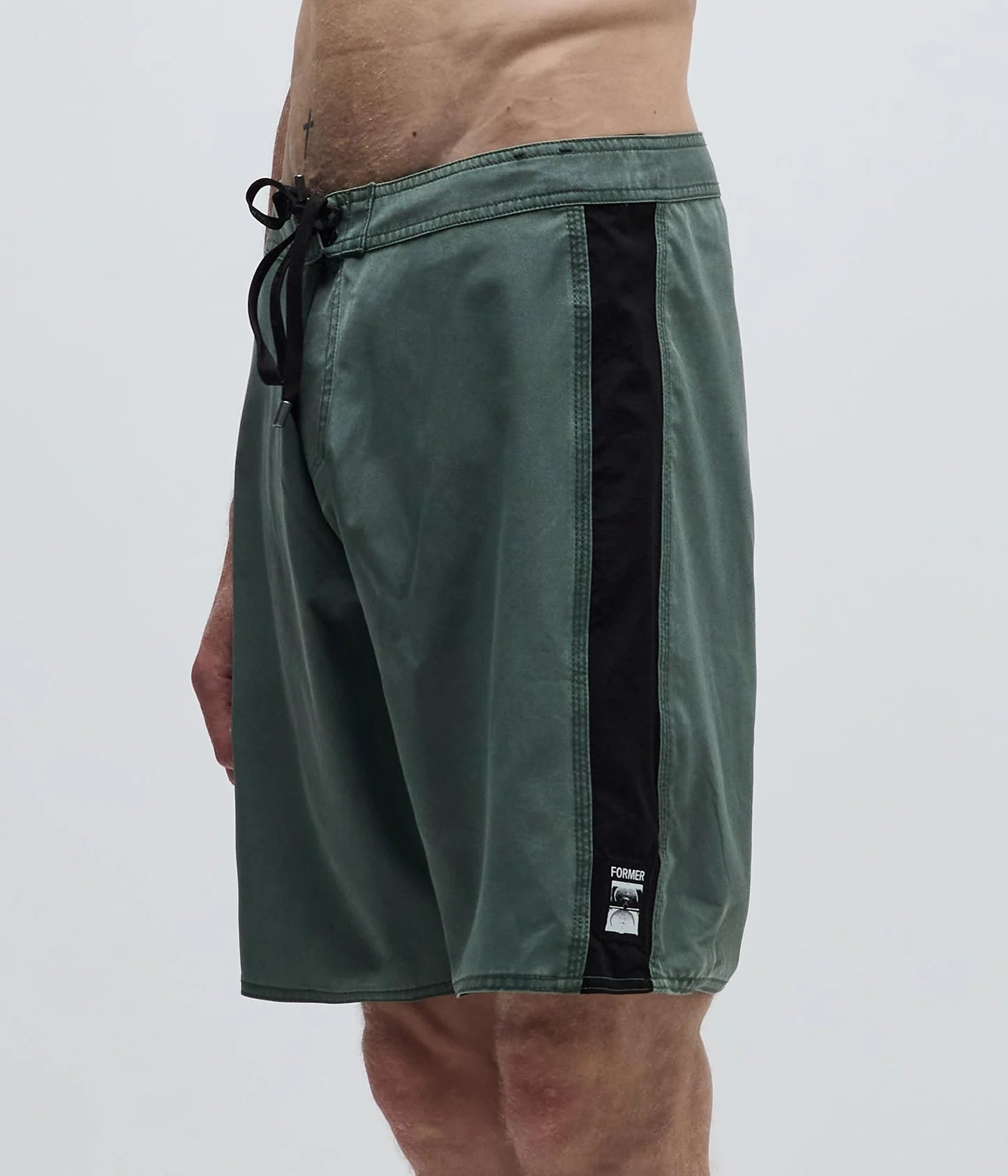 TEAM 19" TRUNK // PINE