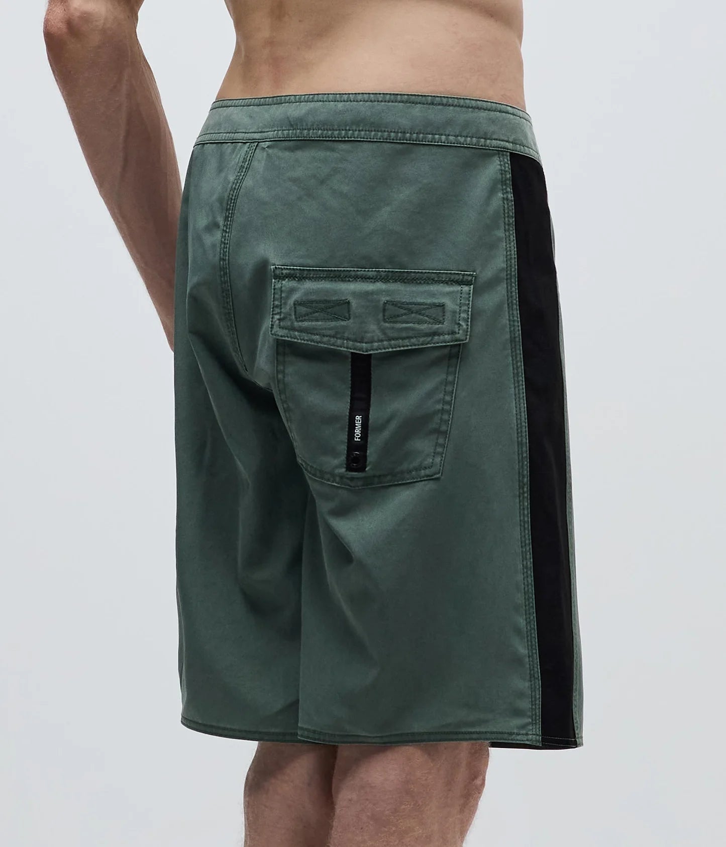 TEAM 19" TRUNK // PINE