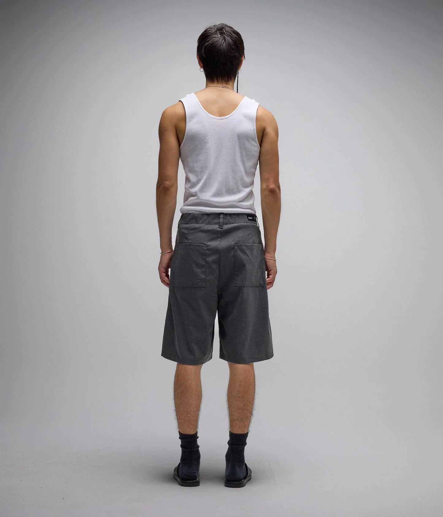 ANDERSON SHORT // GREY