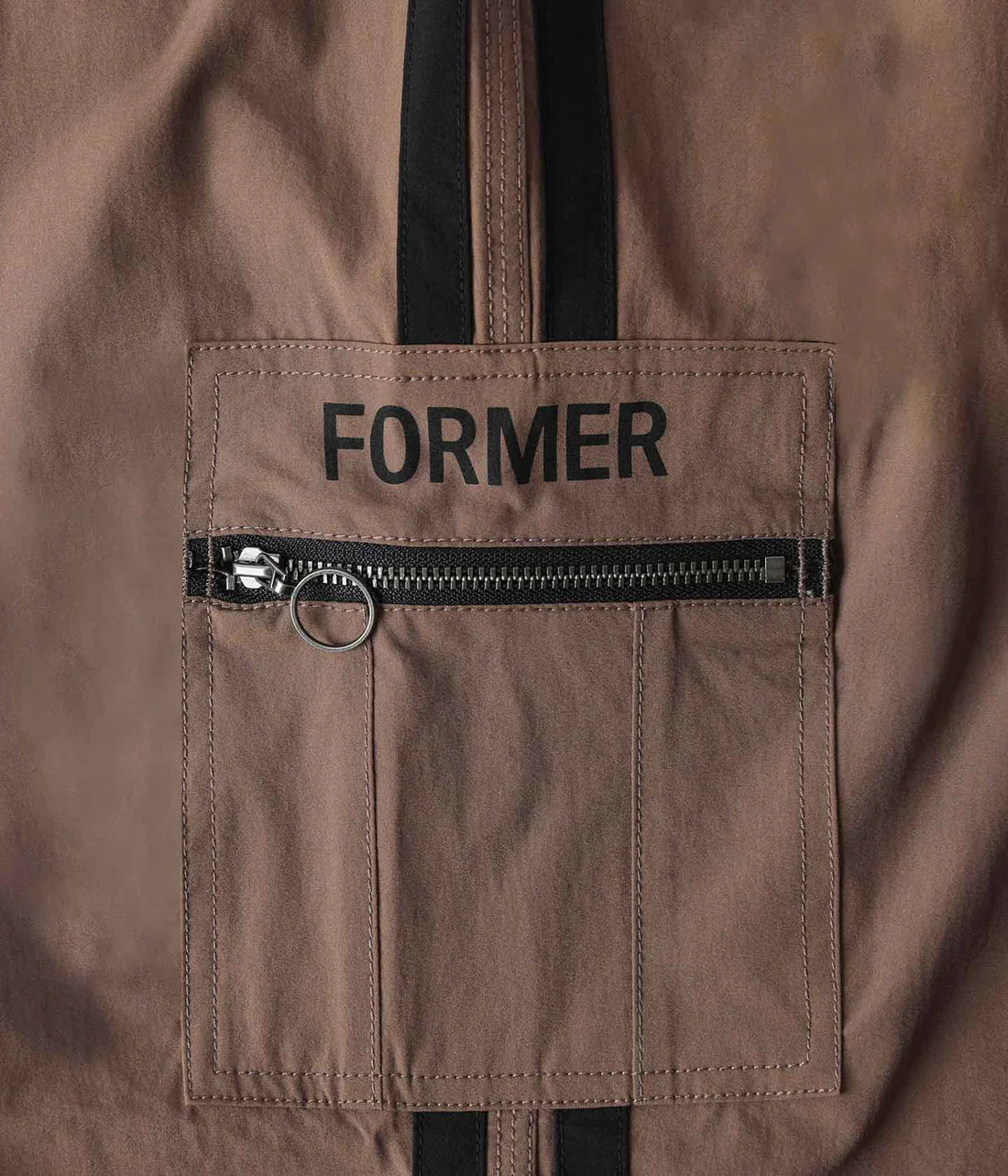 MOMENTUM VALENTINE 20' TRUNK // TARMAC BLACK