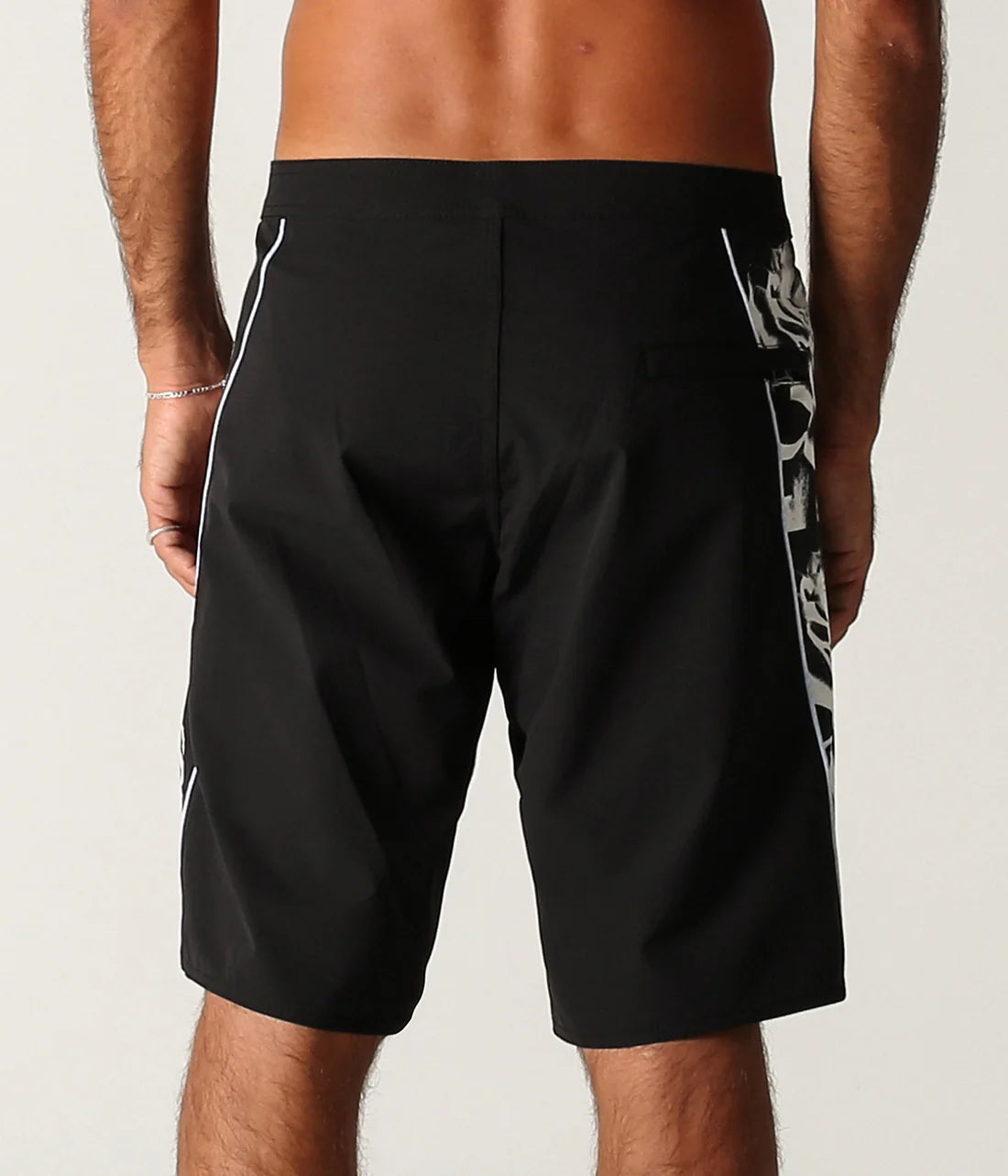 VOID WIRE 20' TRUNK // BLACK MIST