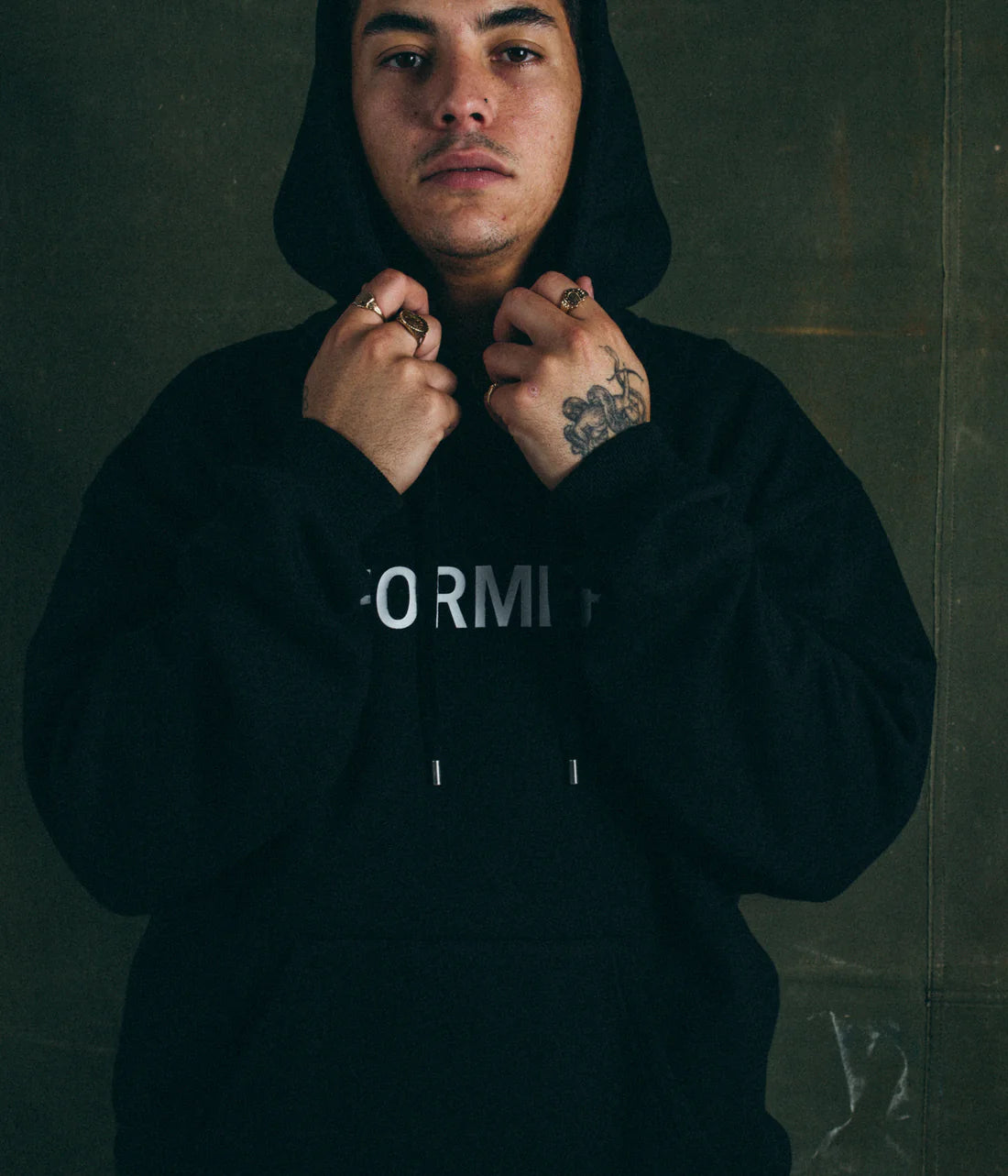 LEGACY HOOD // BLACK