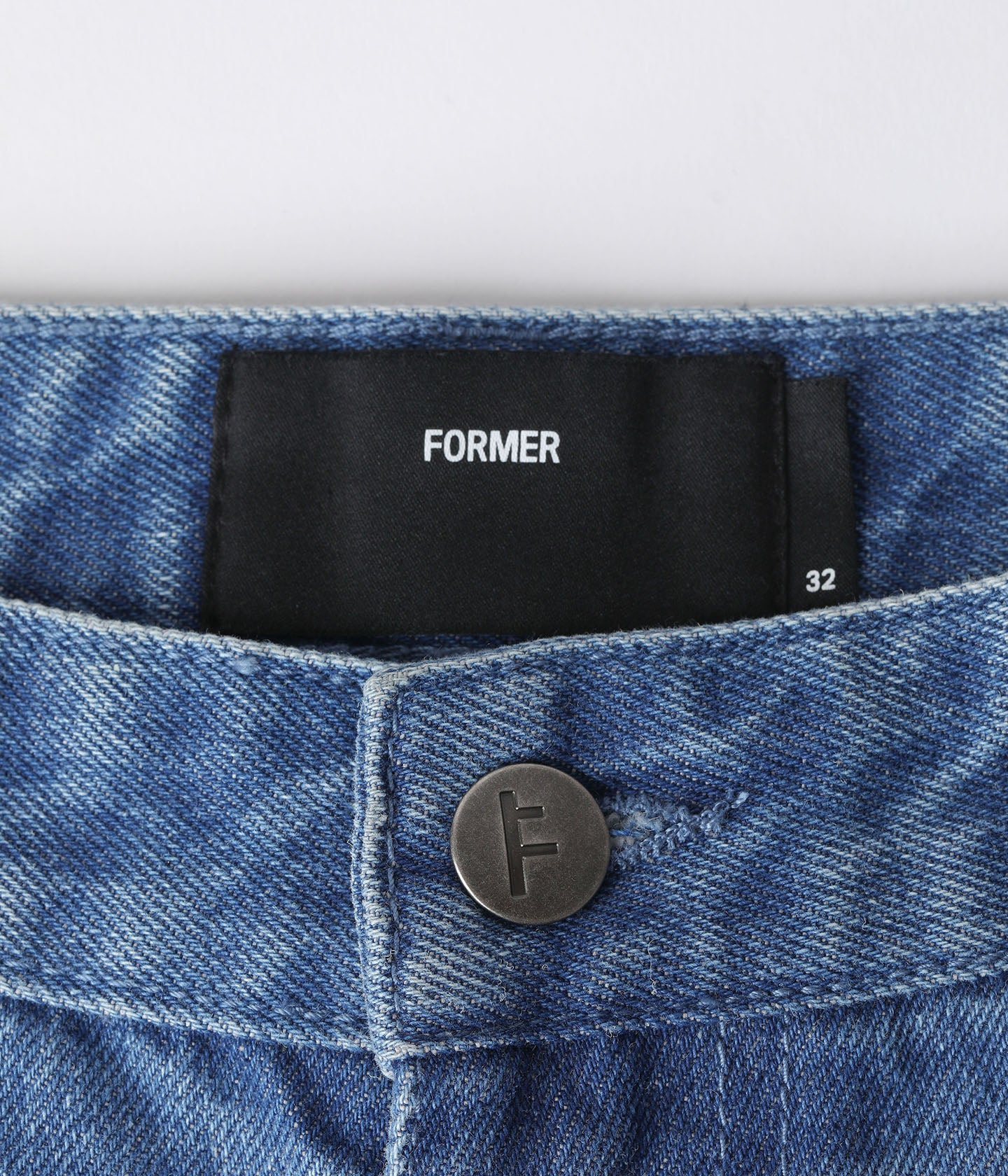 DISTEND VT JEAN // WORN BLUE