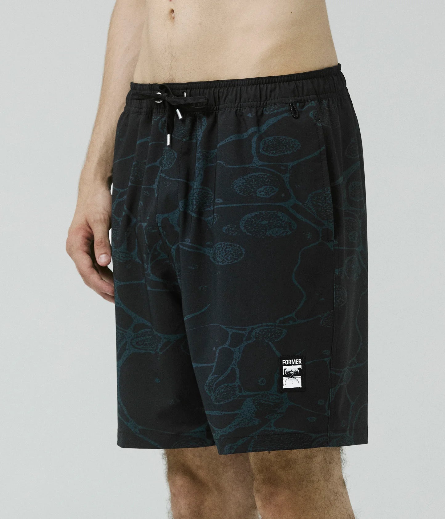 GLOBAL MIND SWANS 18" SWIM TRUNK // BLACK