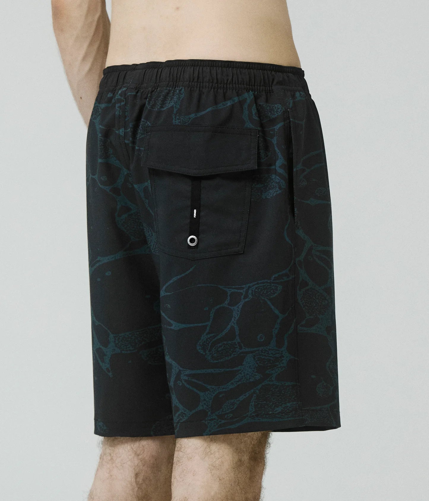GLOBAL MIND SWANS 18" SWIM TRUNK // BLACK
