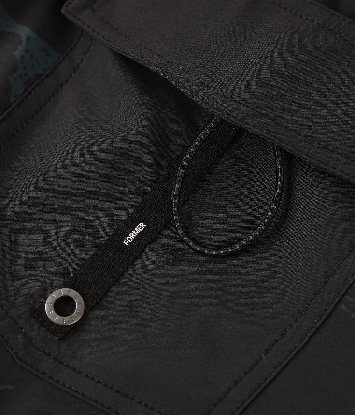 GLOBAL MIND SWANS 18" SWIM TRUNK // BLACK