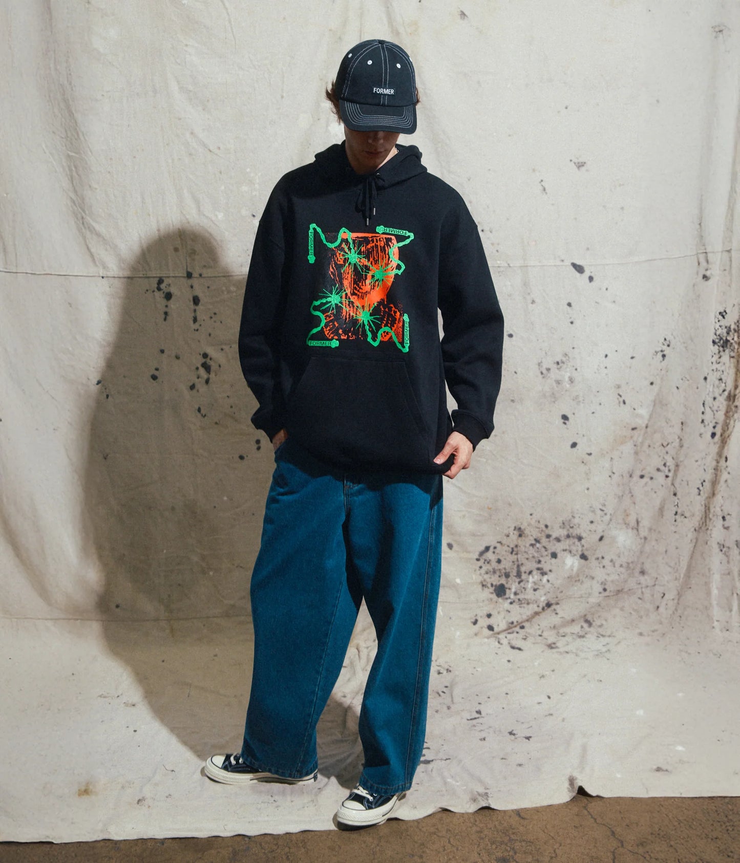 CHAINED HOOD // BLACK