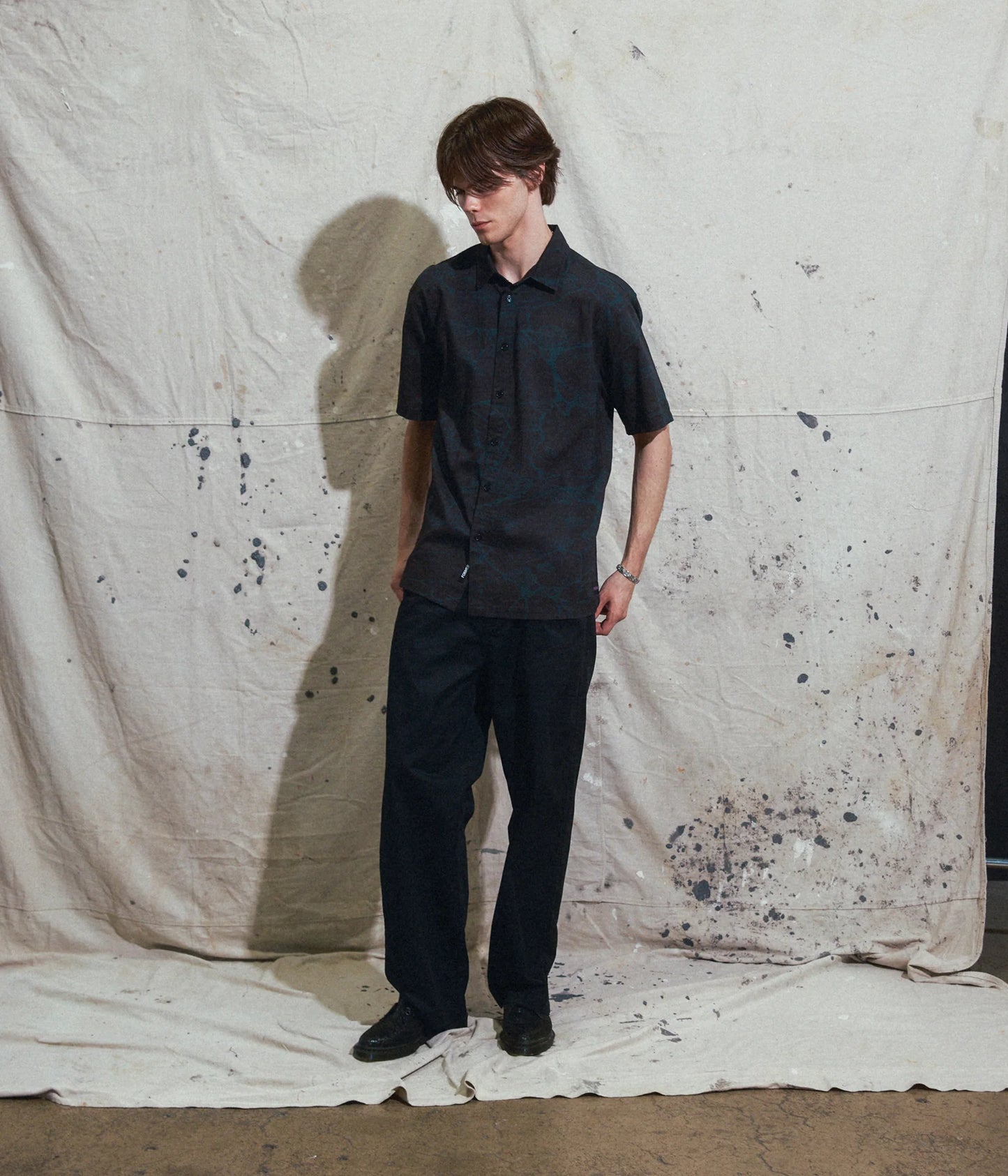 VIVIAN GLOBAL MIND SS SHIRT // BLACK