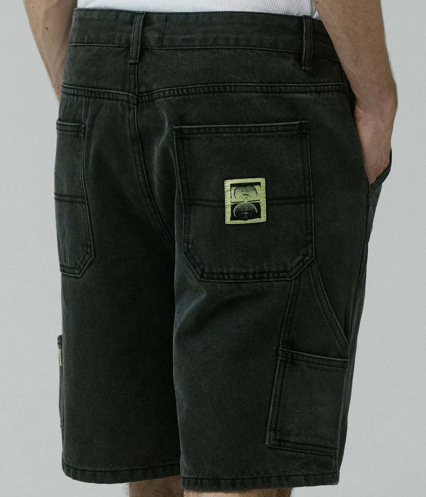 DISTEND VT DENIM CARPENTER SHORT // WASHED BLACK