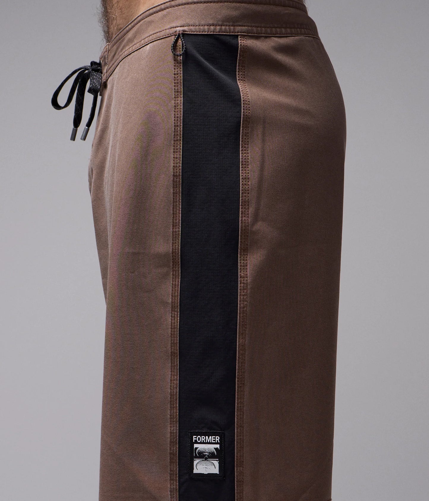 SYSTEM 19" TRUNK // CHOC