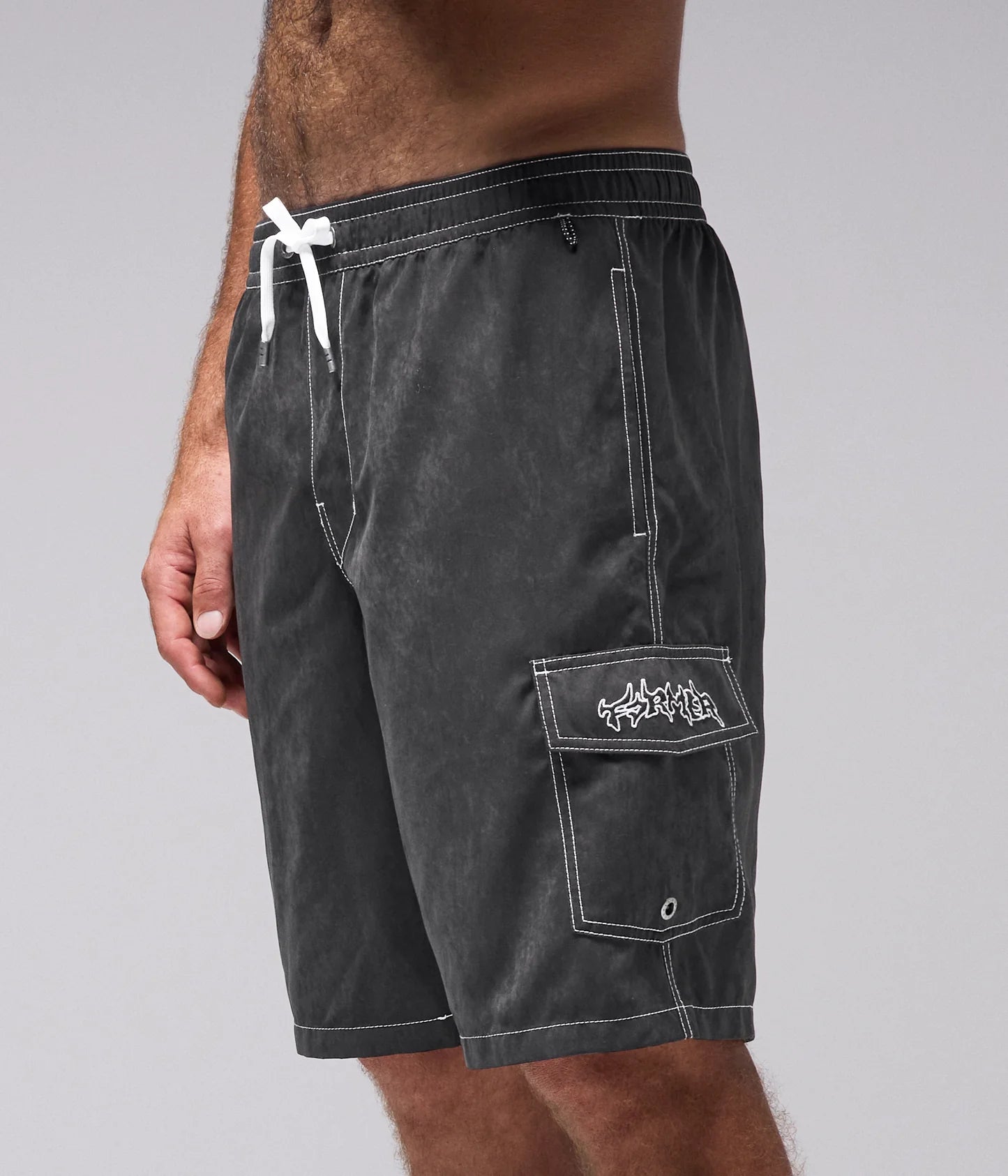 SWANS CARGO 21" SWIM TRUNK // BLACK