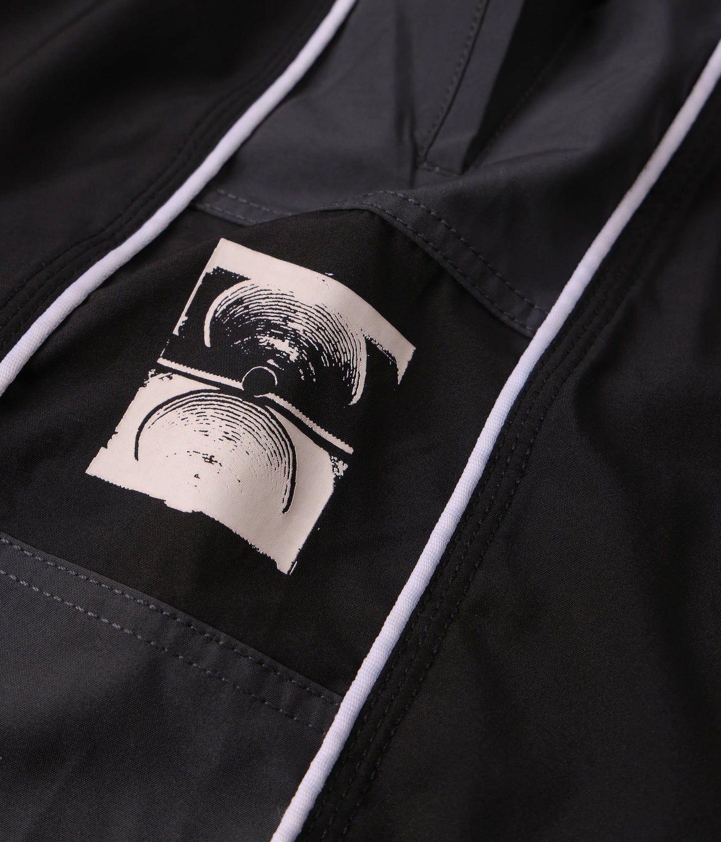 SYSTEM ECLIPSE 20" SWIM TRUNK // BLACK