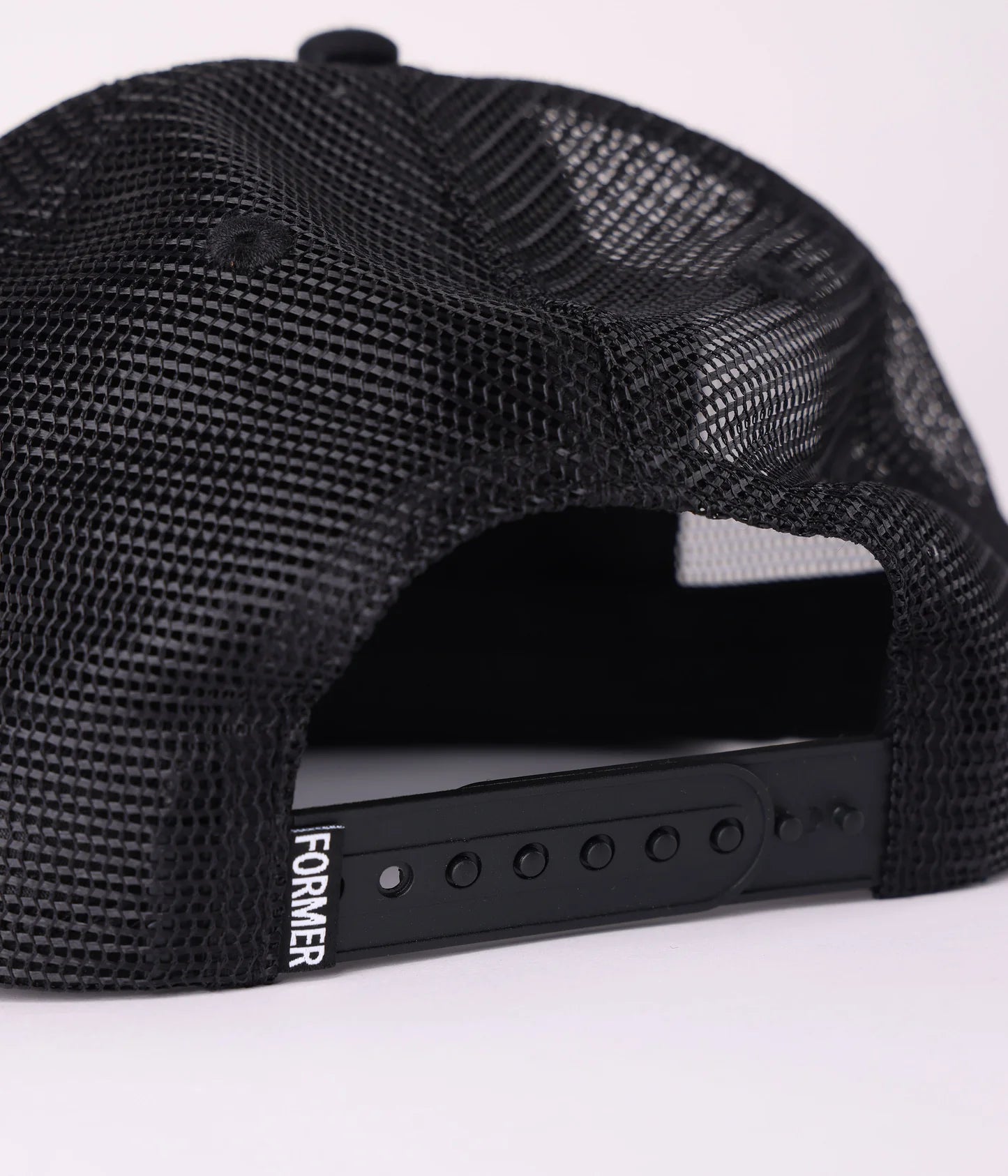 SHUNNING TRUCKER CAP // BLACK