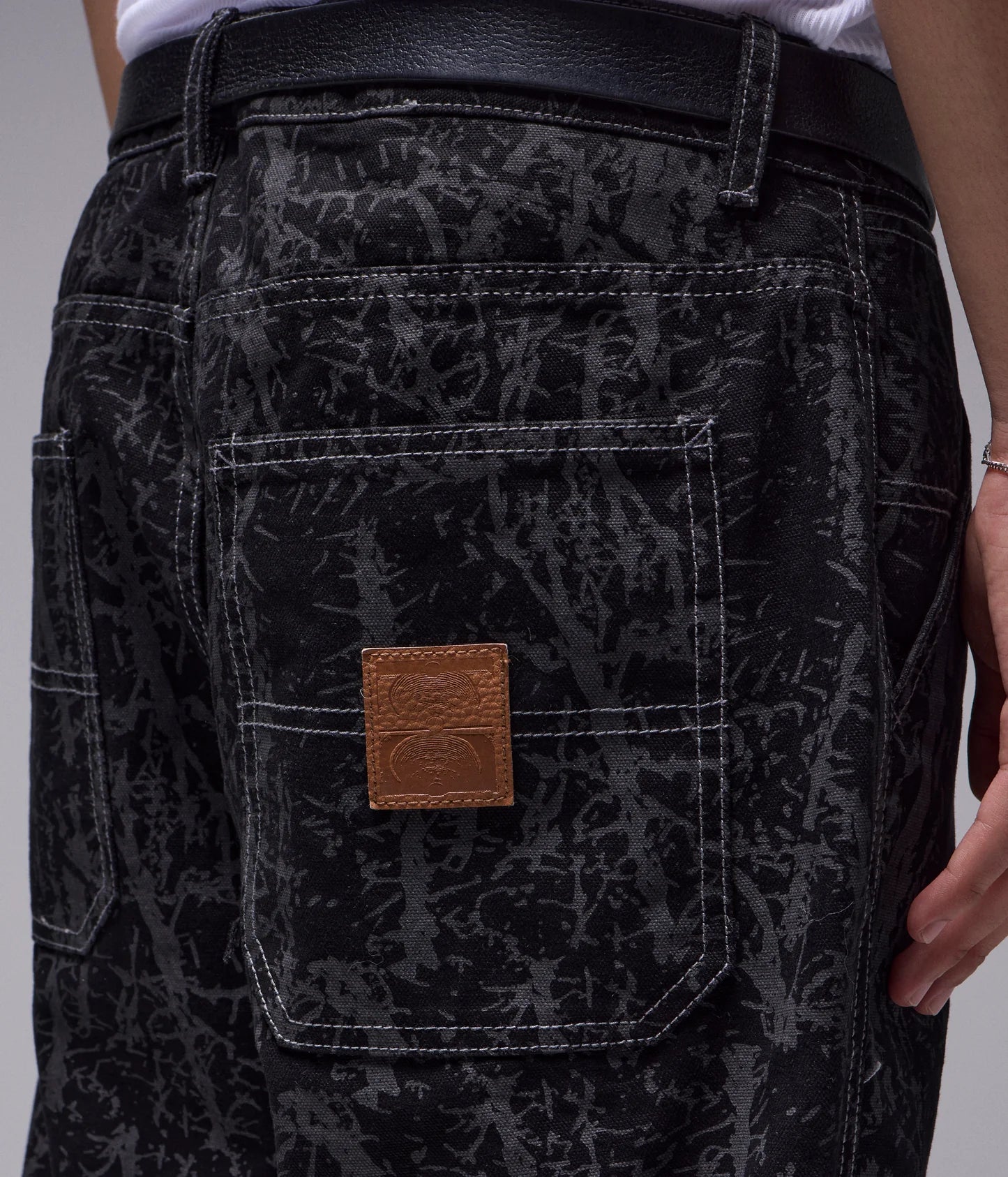 TURMOIL DISTEND PANT // BLACK