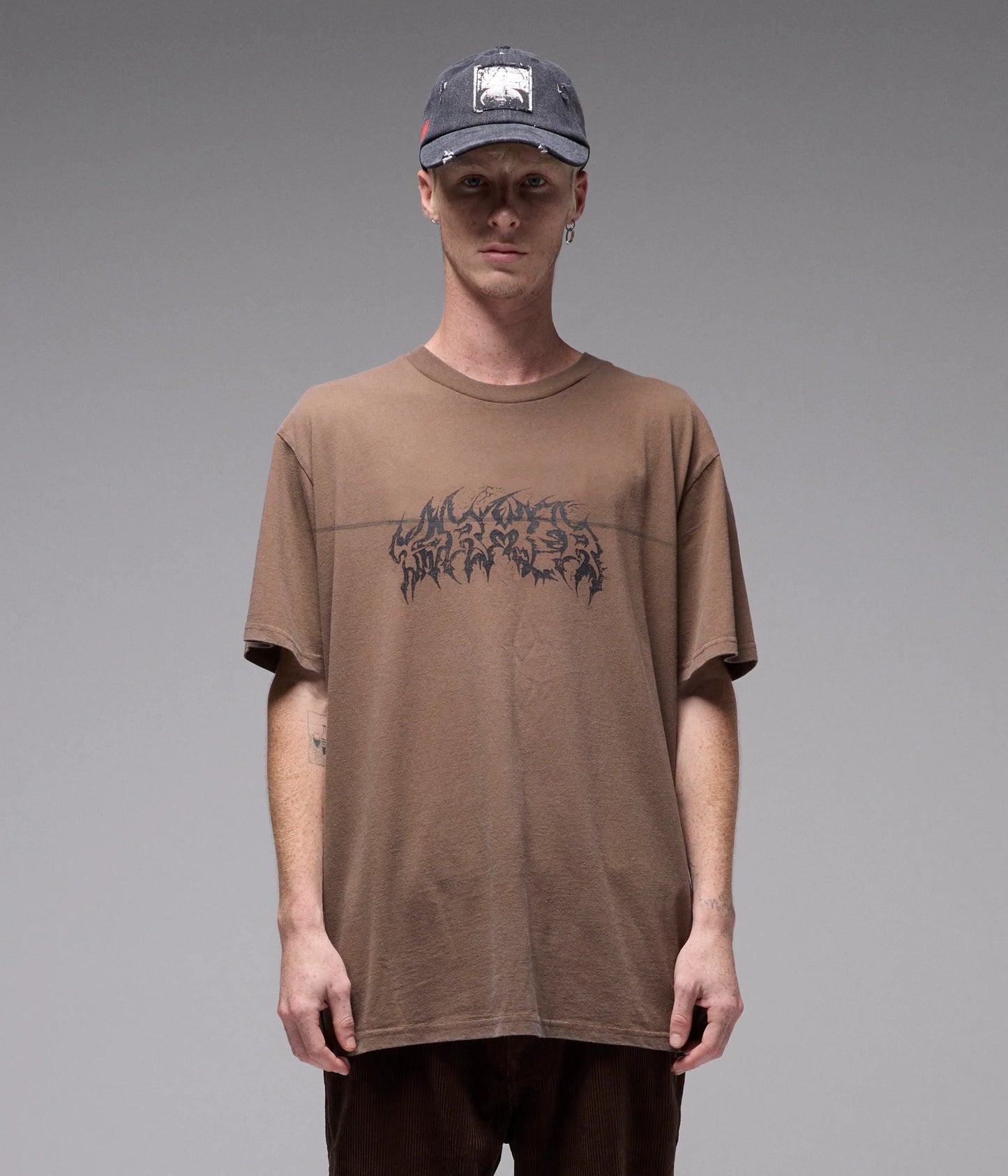 PRAISE T-SHIRT // WASHED CHOC