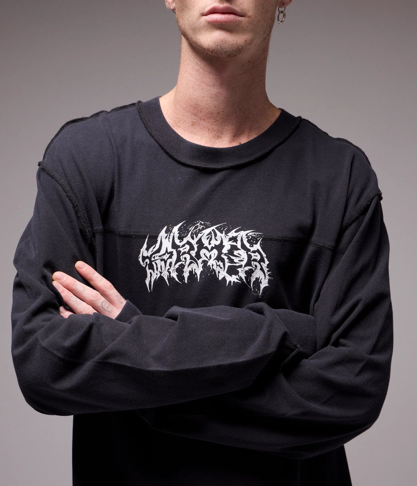 PRAISE LS T-SHIRT // WASHED BLACK