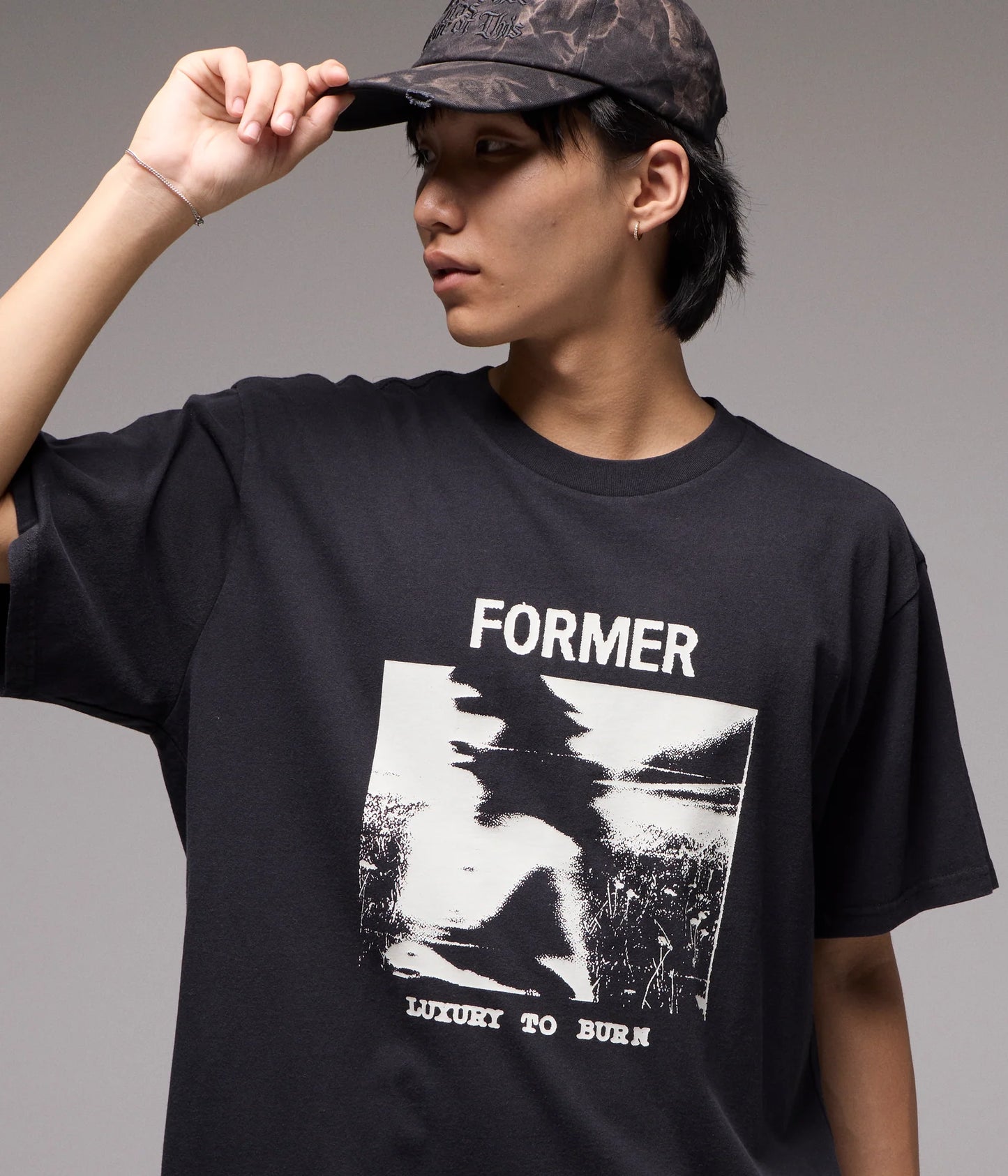 SHUNNING T-SHIRT // WASHED BLACK