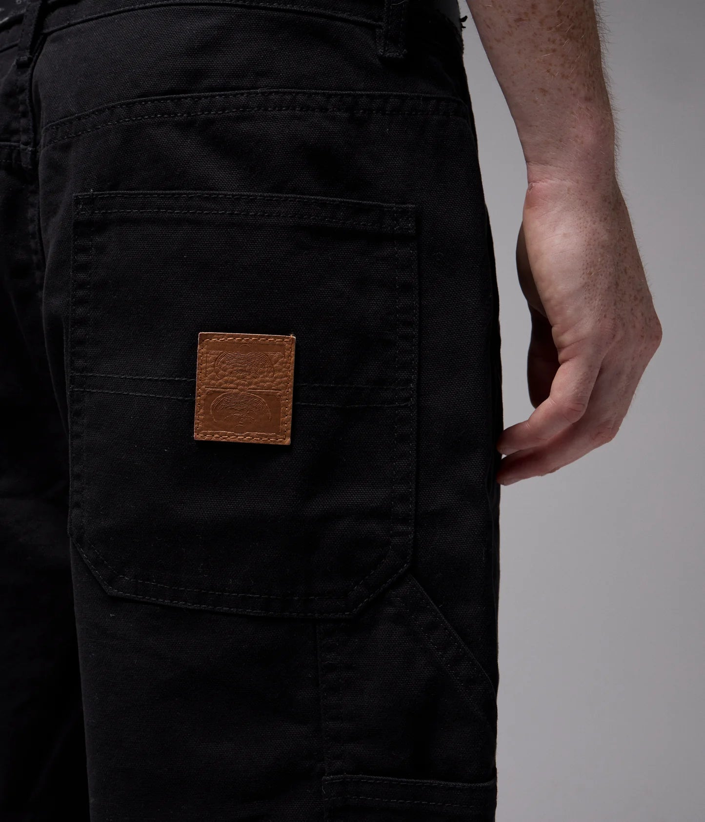 VT DISTEND 20.5' CANVAS CARPENTER SHORT // BLACK