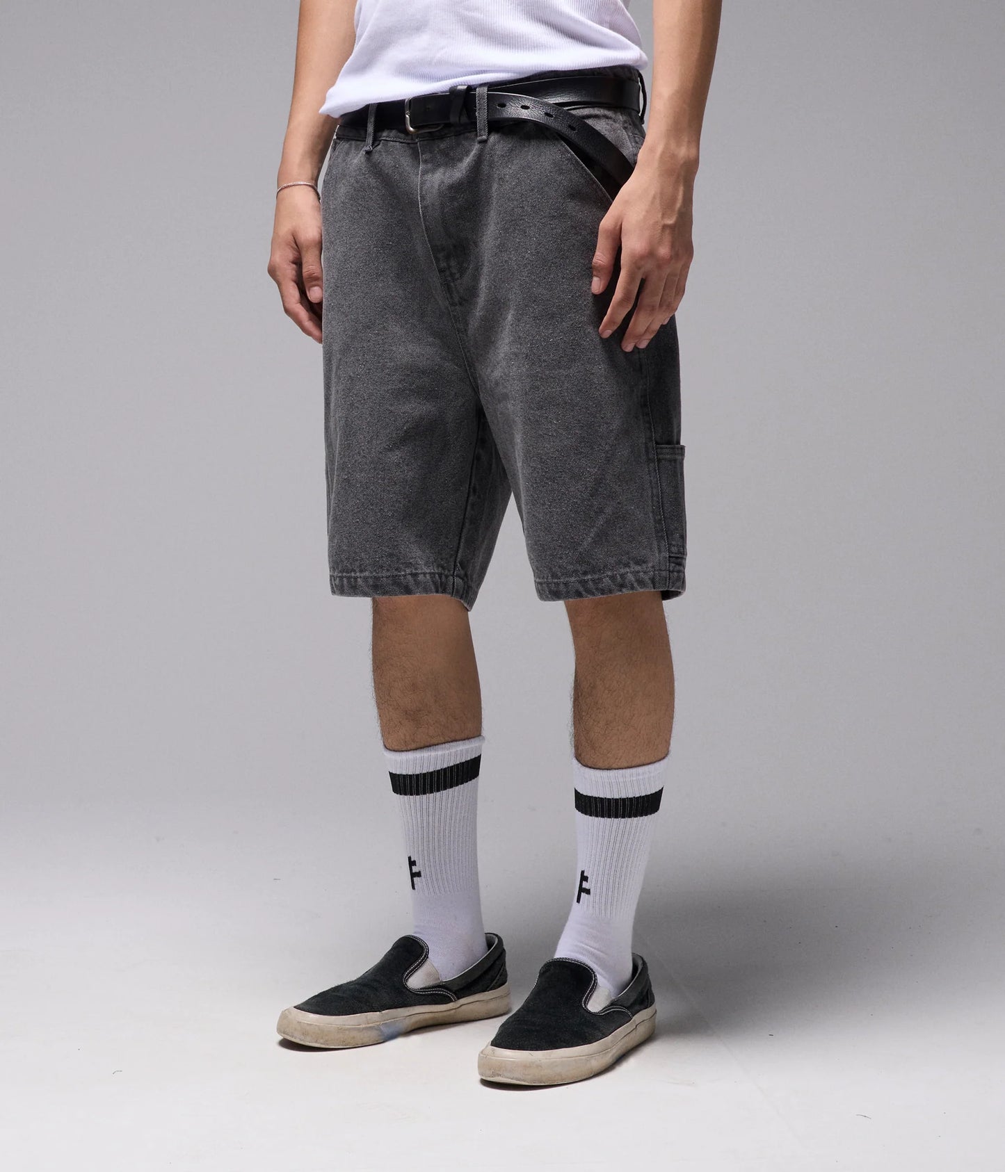 DISTEND VT DENIM 20.5" CARPENTER SHORT // WASHED GREY