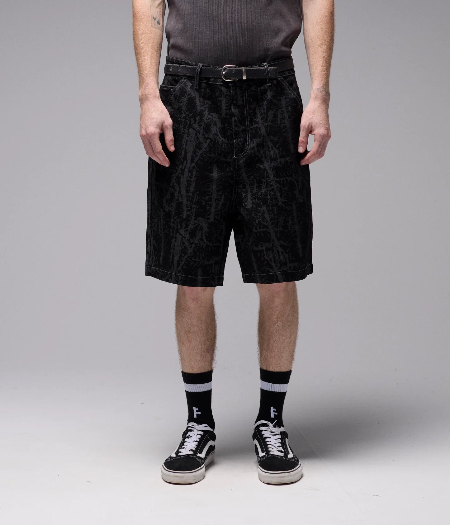 TURMOIL DISTEND 20.5" WALKSHORT // BLACK