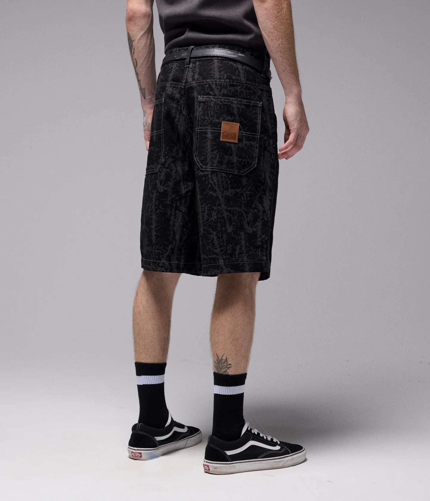 TURMOIL DISTEND 20.5" WALKSHORT // BLACK