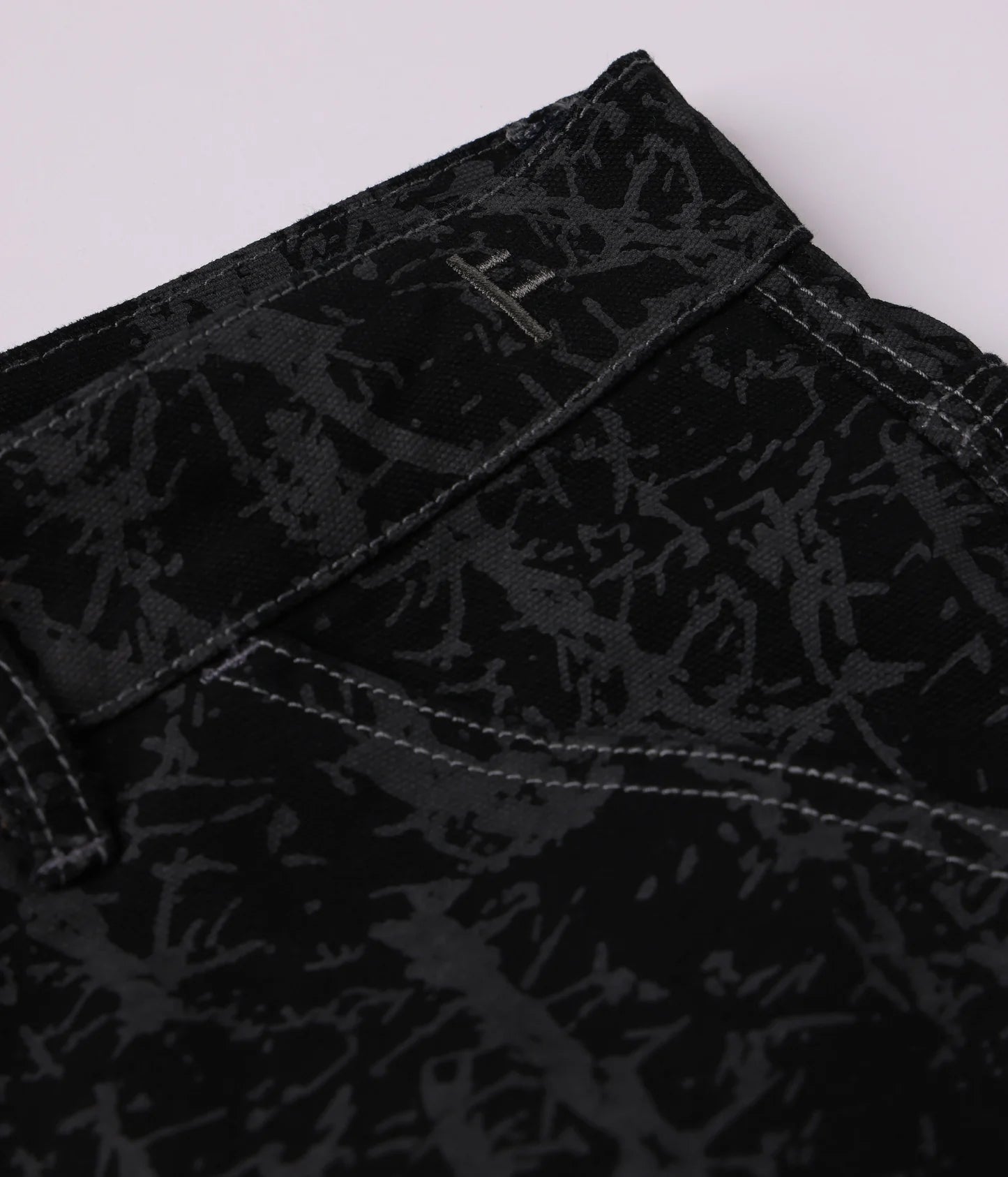 TURMOIL DISTEND 20.5" WALKSHORT // BLACK