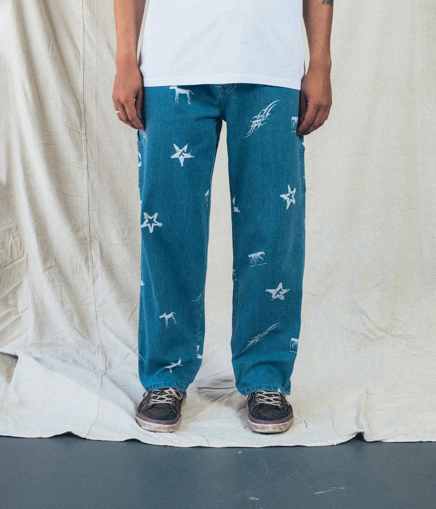 DISTEND WISHING JEAN // WASHED BLUE