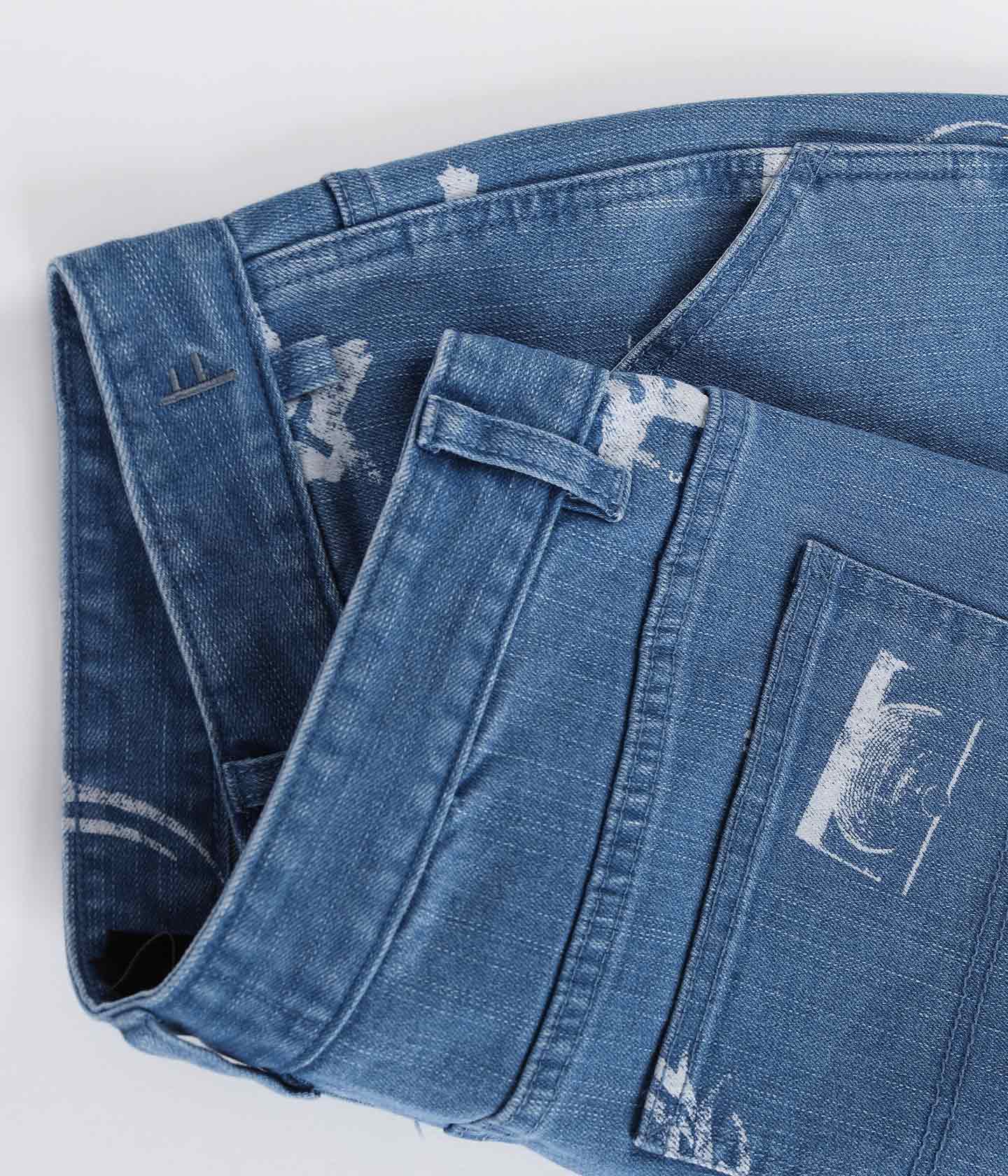 DISTEND WISHING JEAN // WASHED BLUE