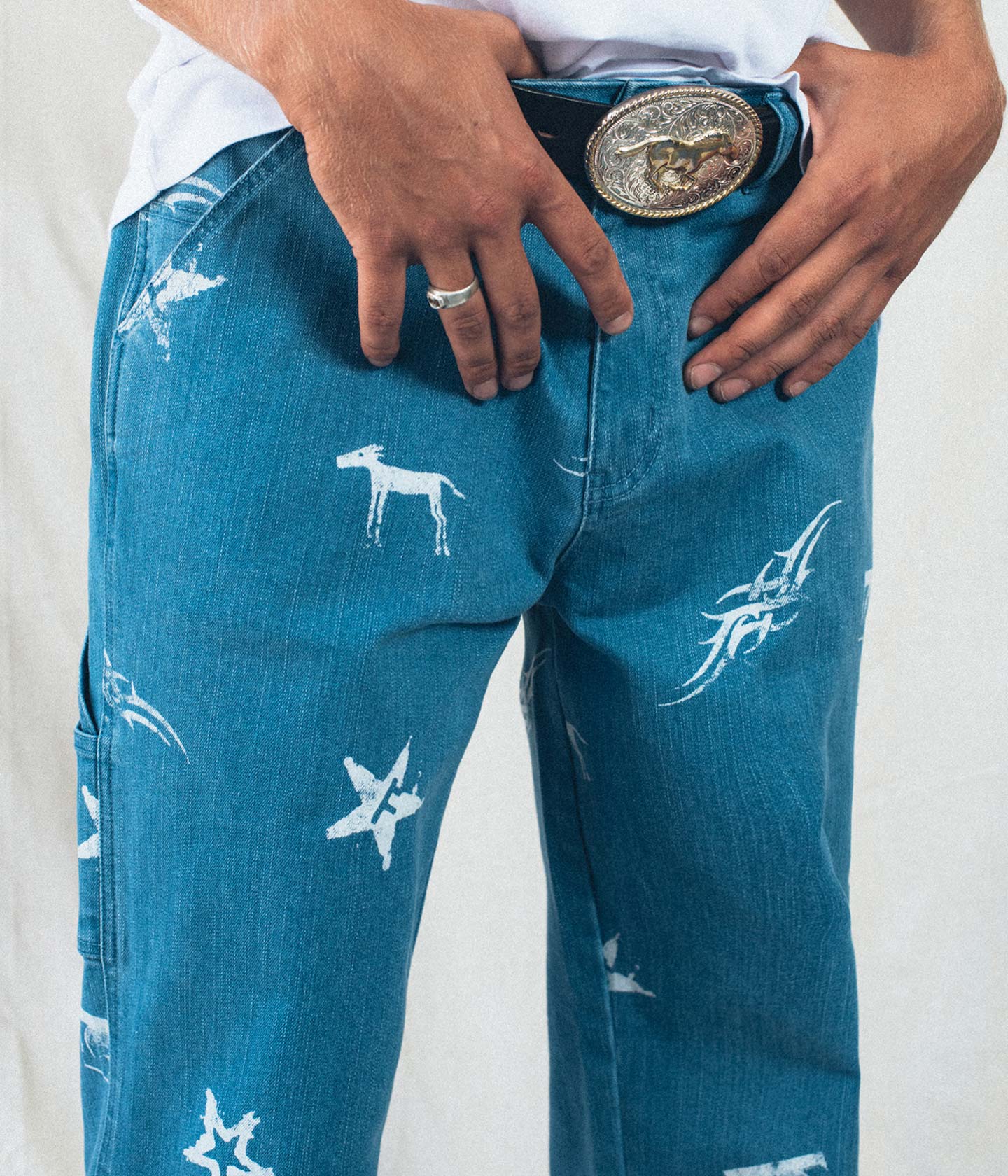 DISTEND WISHING JEAN // WASHED BLUE