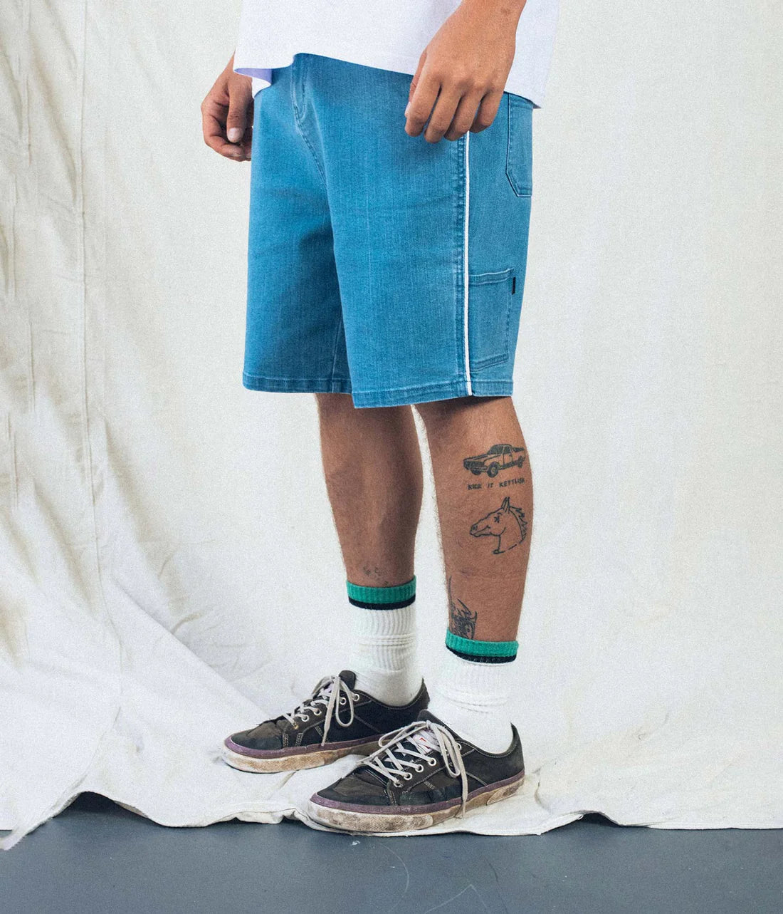 DISTEND DENIM WALKSHORT // WASHED BLUE