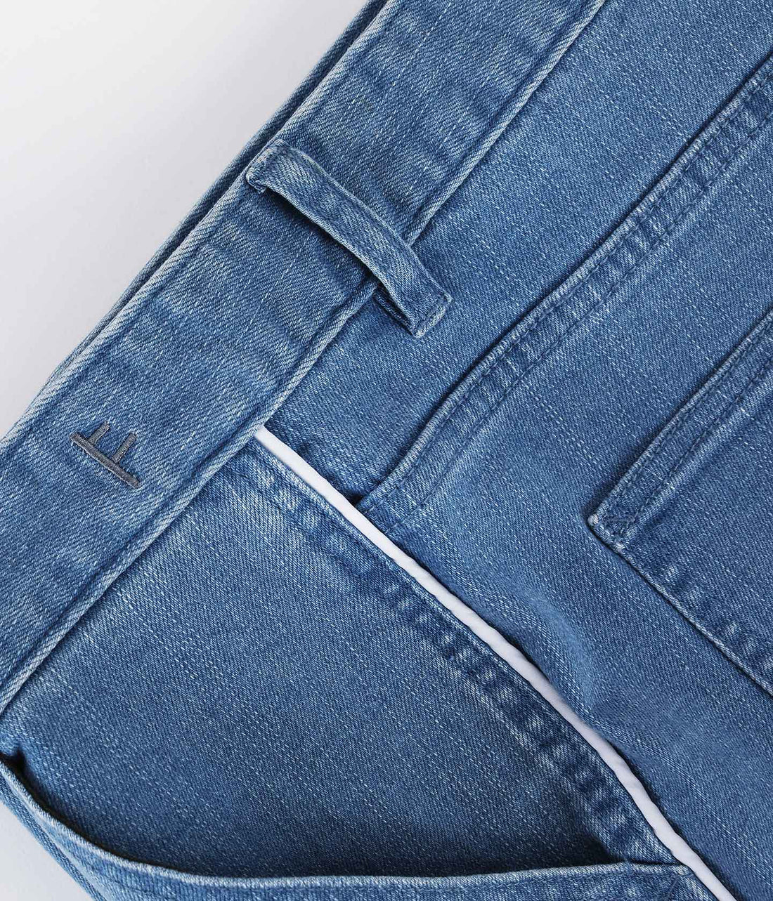 DISTEND DENIM WALKSHORT // WASHED BLUE