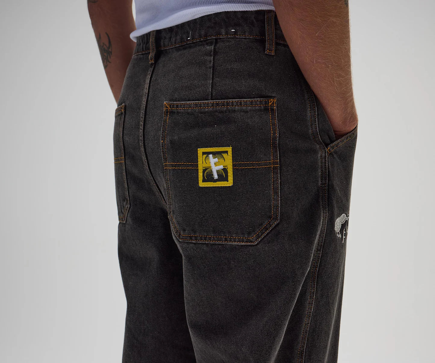 DXD REYNOLDS DENIM PANT // WASHED BLACK