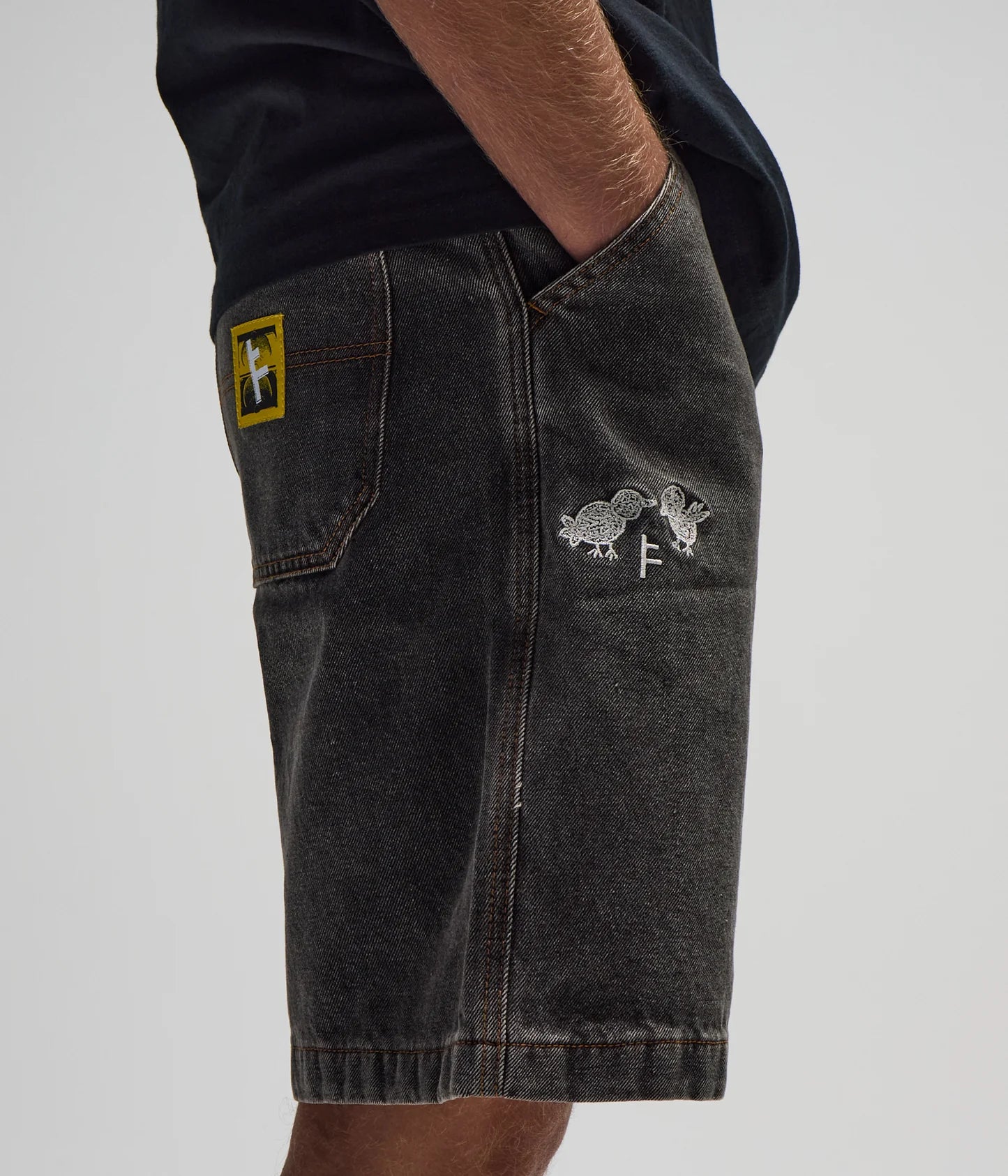 DxD REYNOLDS 21" DENIM WALKSHORT // WASHED BLACK