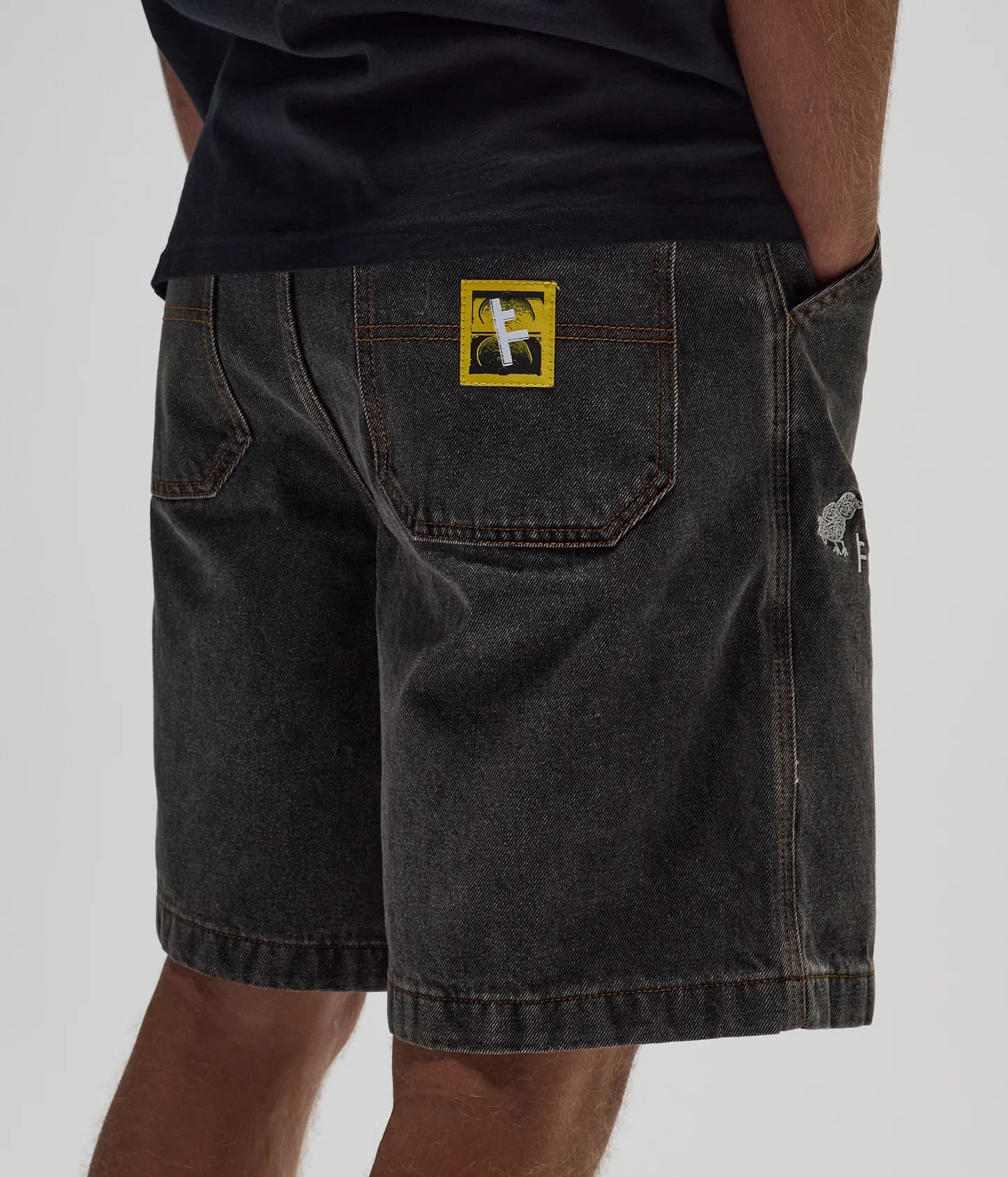 DxD REYNOLDS 21" DENIM WALKSHORT // WASHED BLACK