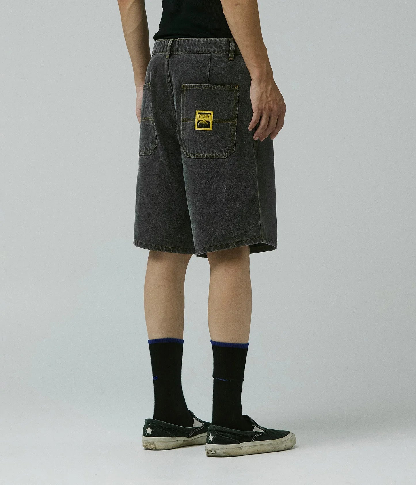 REYNOLDS 21 DENIM WALKSHORT // WASHED BLACK