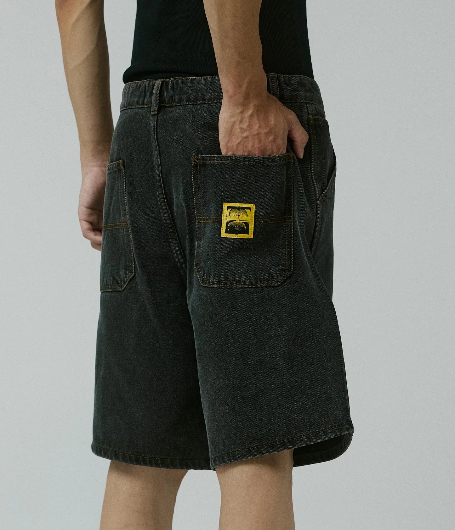REYNOLDS 21 DENIM WALKSHORT // WASHED BLACK
