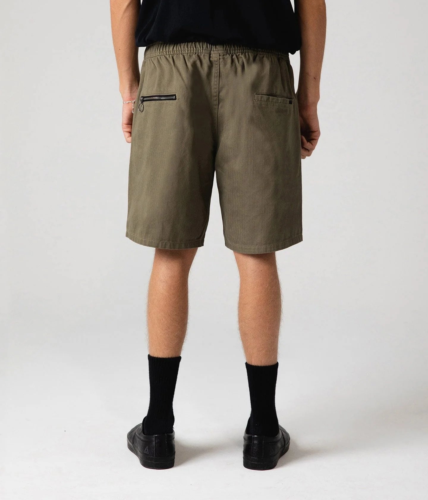 PRAYER HERRINGBONE WALKSHORT // ARMY