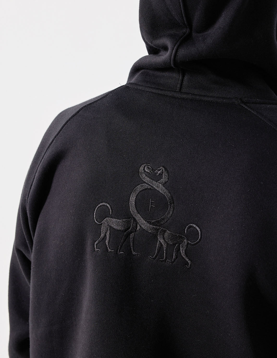 BASTET ZIP HOOD | BLACK