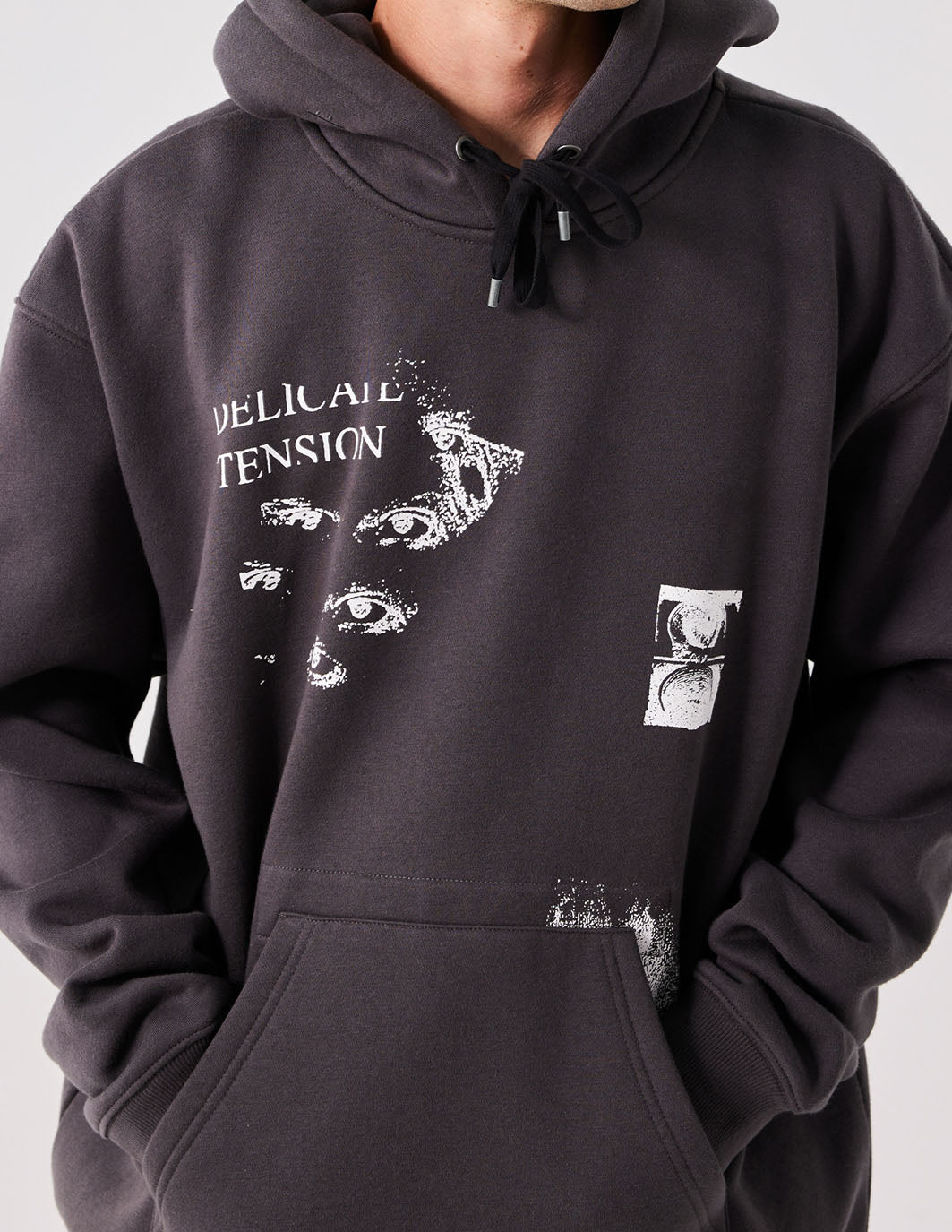 DELICATE HOOD | PEPPER