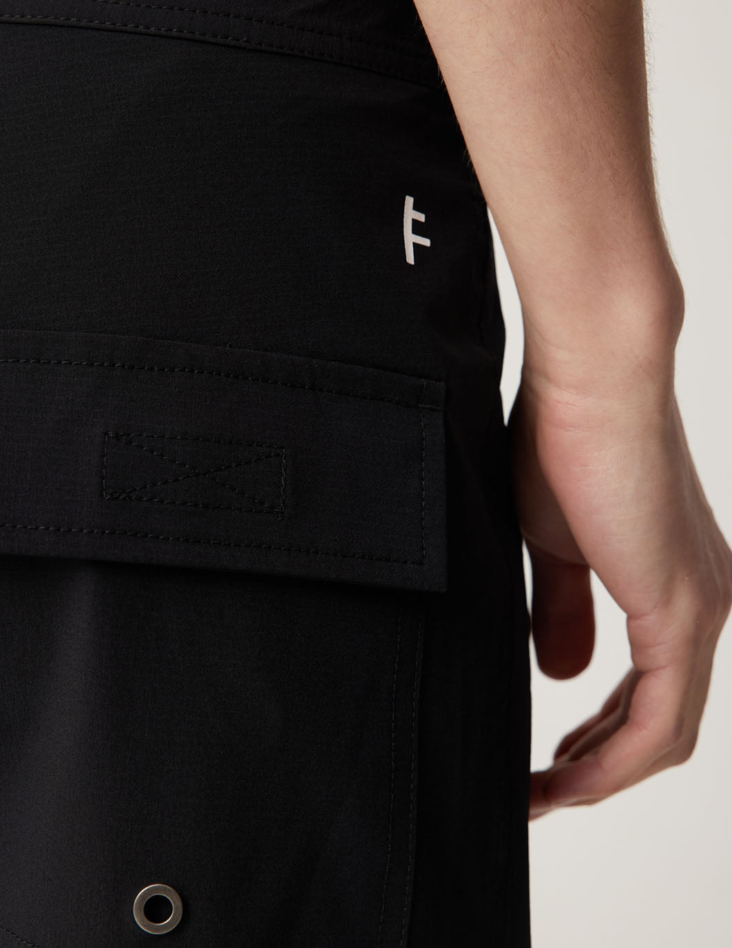 REVERB TAPE TRUNK | BLACK