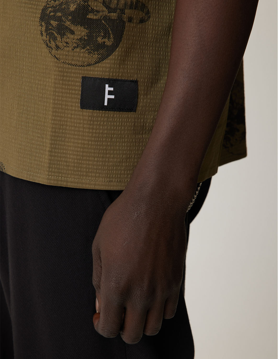 VIVIAN NOCTURNAL SS SHIRT | BOTTLE